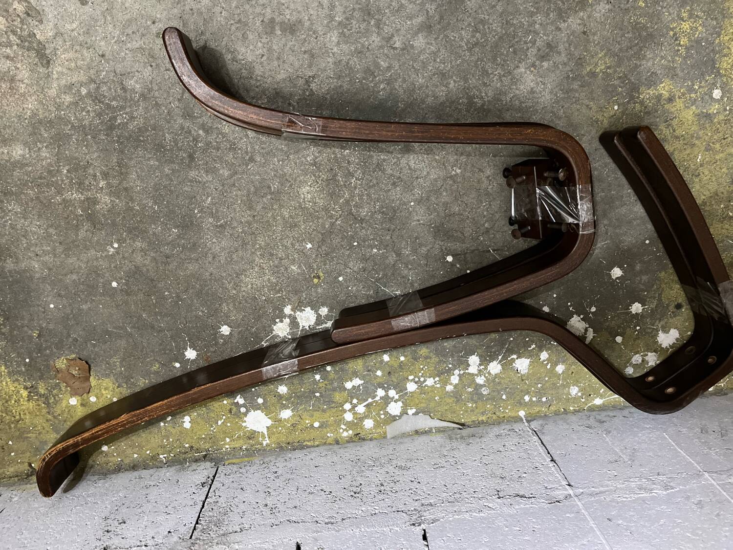 Ressell sigurd falcon armchair