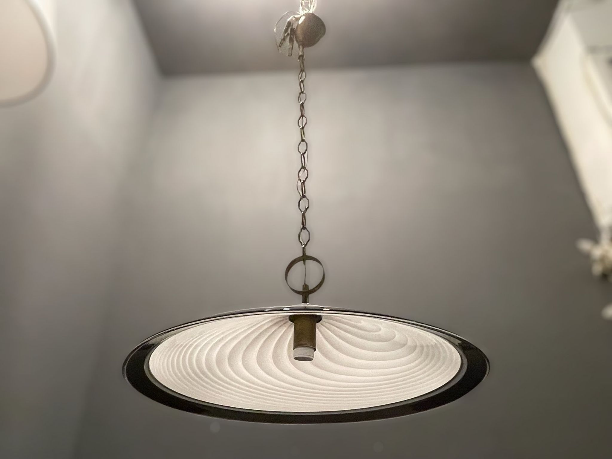 Suspension italienne noir et blanc en verre de murano