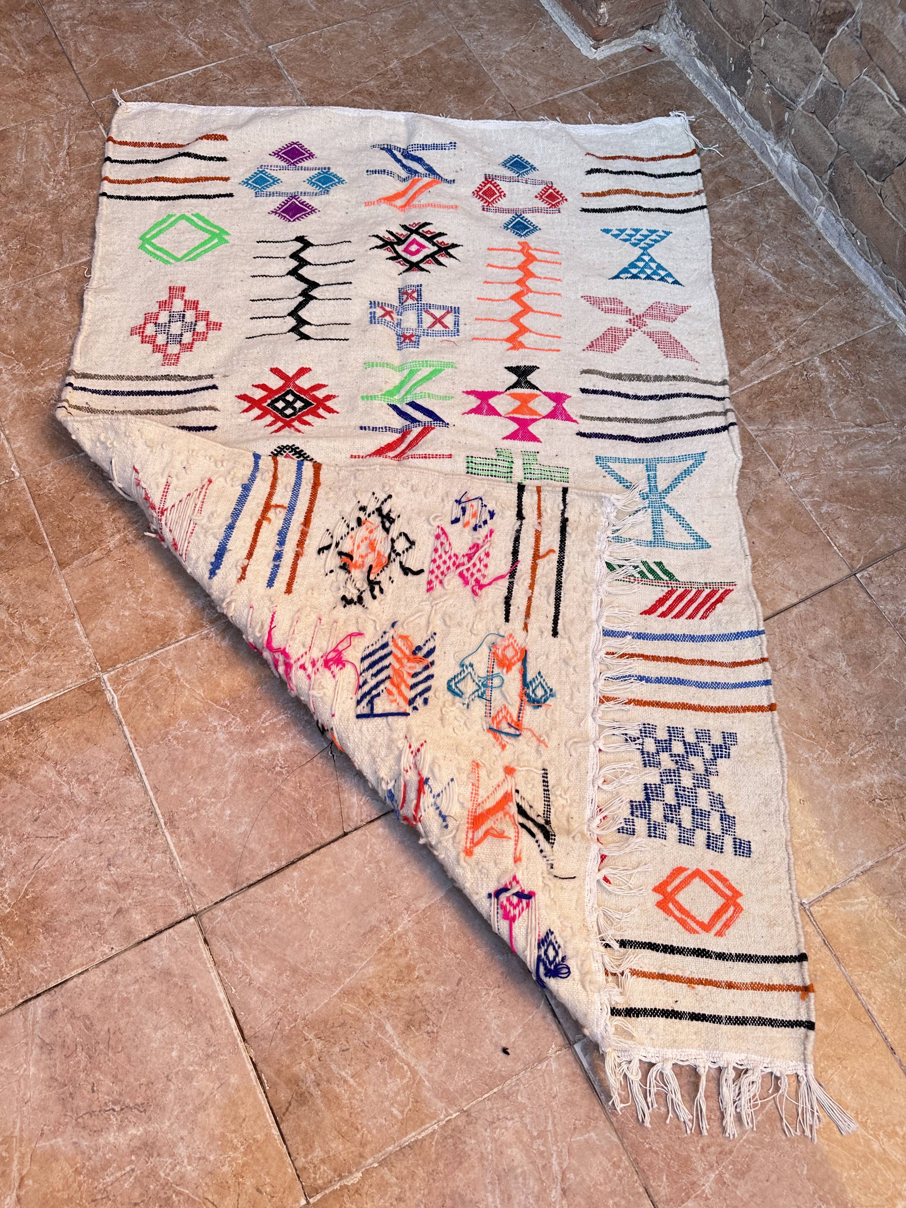 Handmade wool Berber rug – Colourful bohemian Moroccan kilim