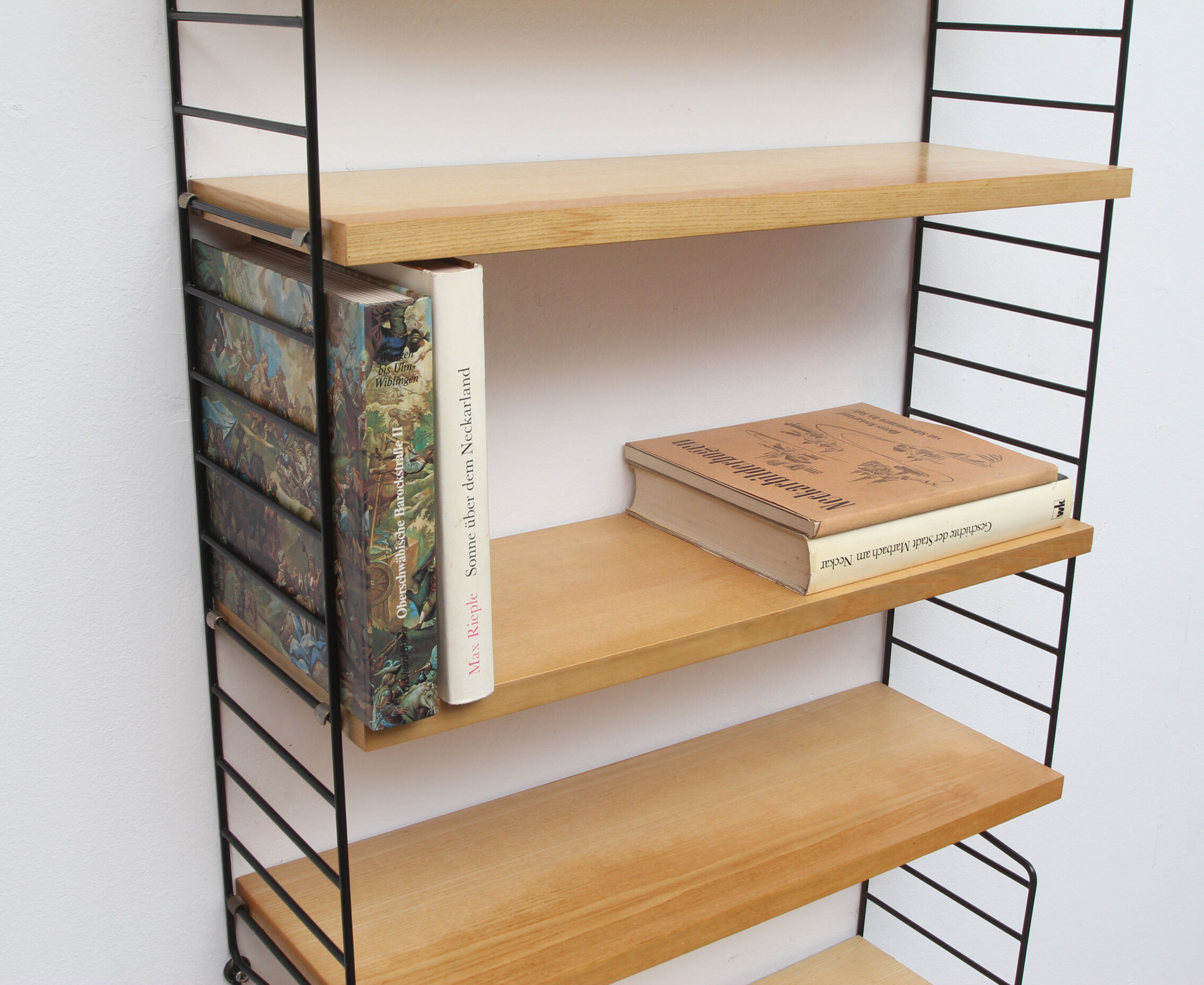 1960s wall unit in ash 7 shelves, Nisse Strinning