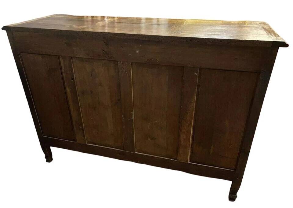 Provencal buffet in Louis XV style made of solid walnut, circa 1900.