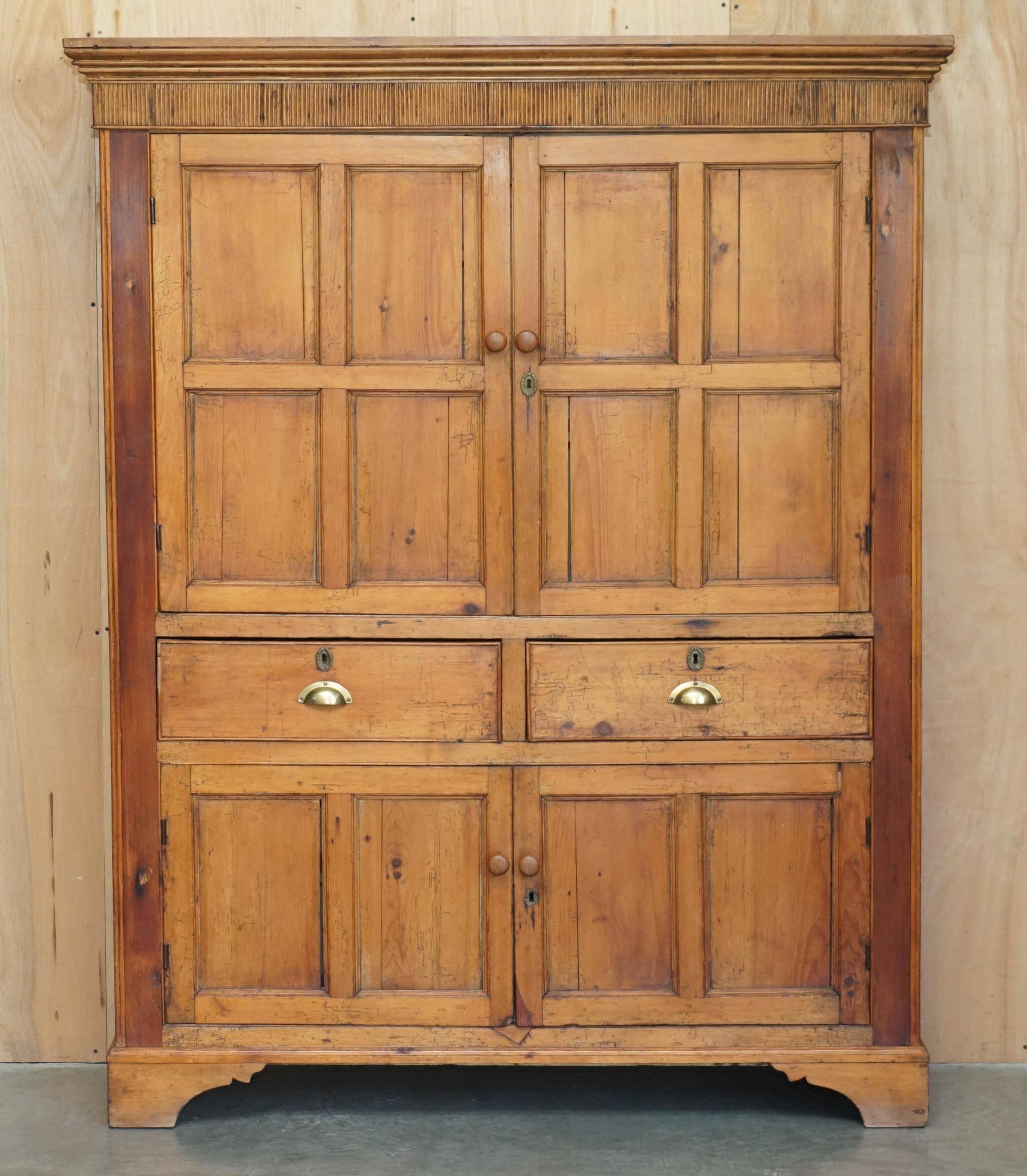 Armoire géorgienne en pin, environ 1780