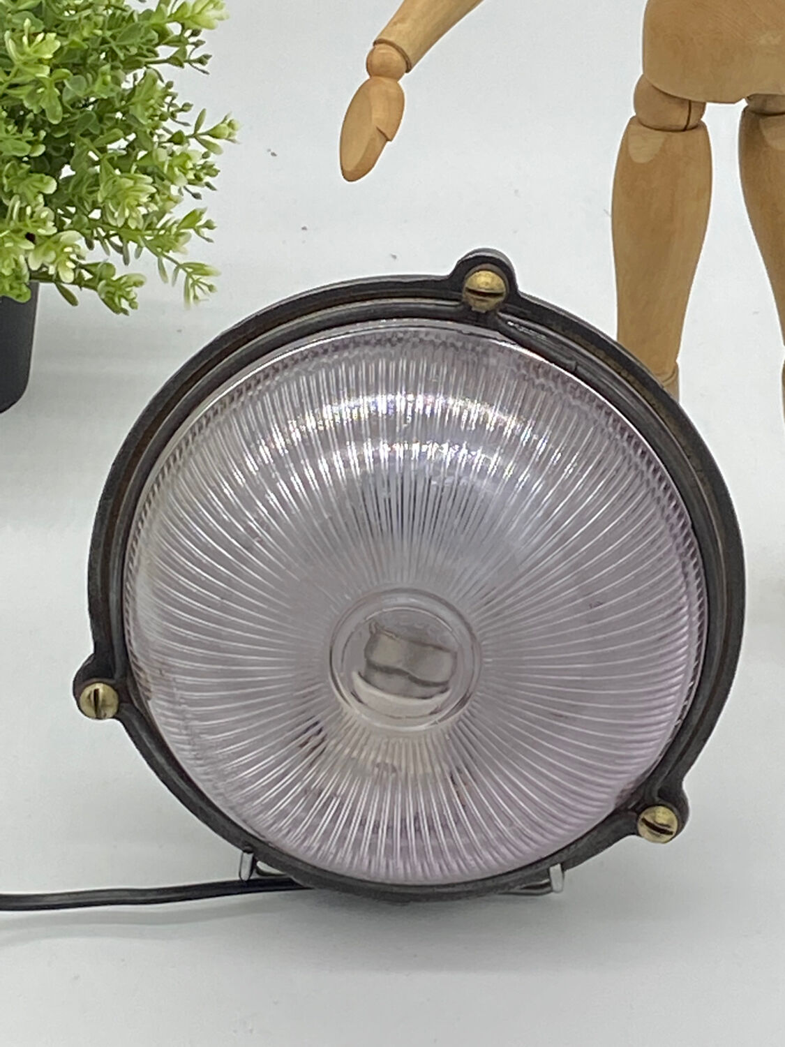 Wall lamp, industrial, mapelec amiens, industrial, workshop, factory