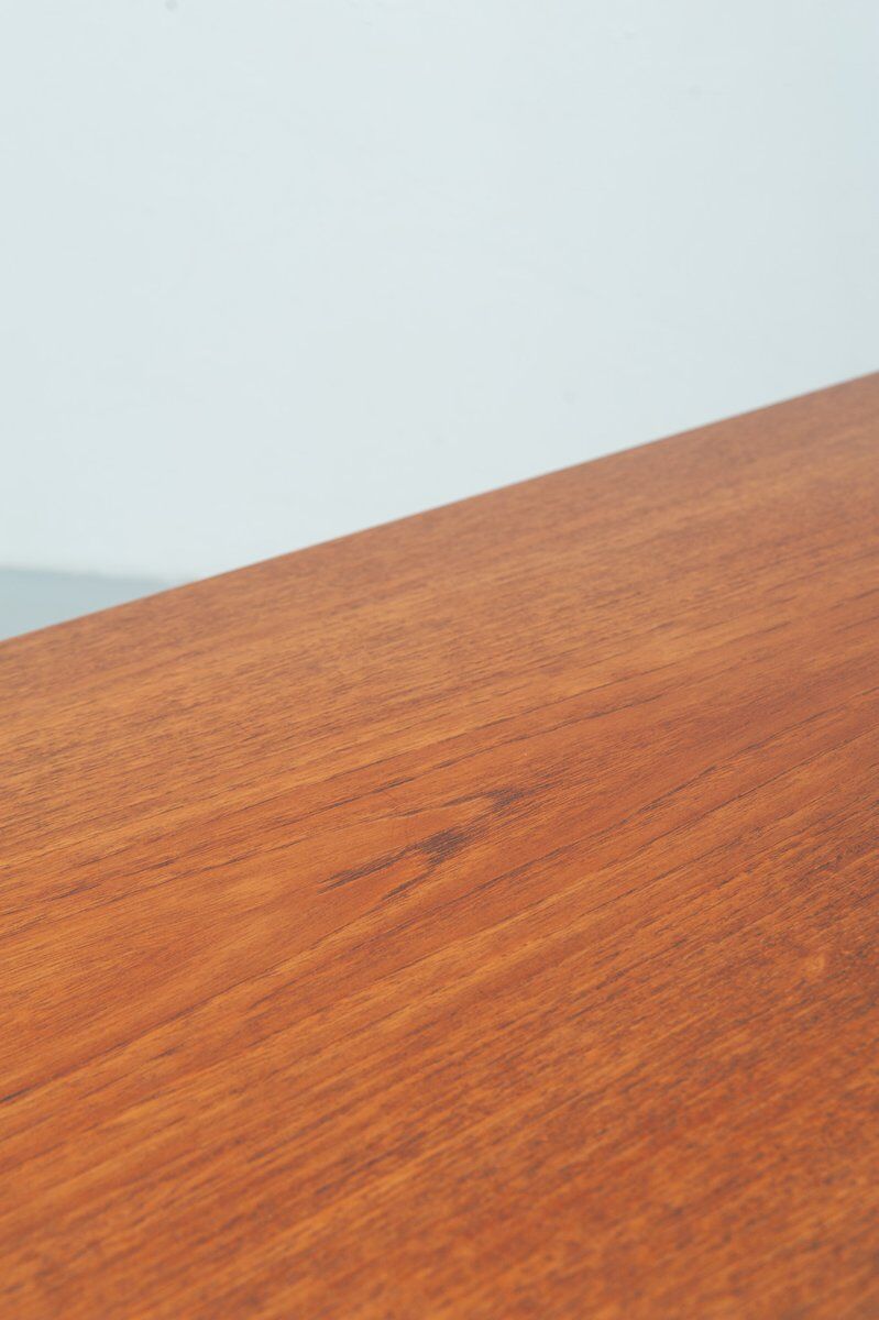 Table basse T-Angel en teck par Florence Knoll pour Knoll Inc. / Knoll International, années 1950.