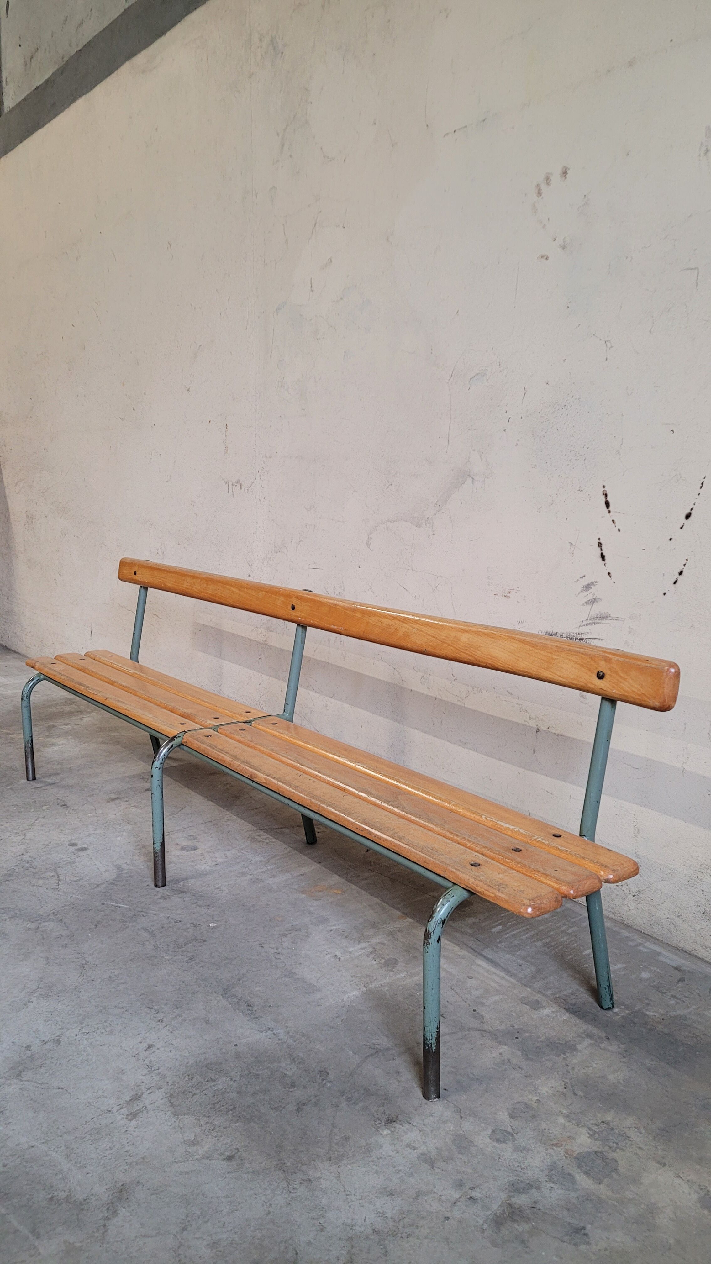 Banc d'école maternelle enfant fabrication 1950