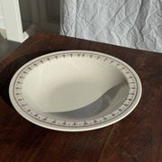 Lot d'un saladier et un plat circulaire frise marron vintage D28