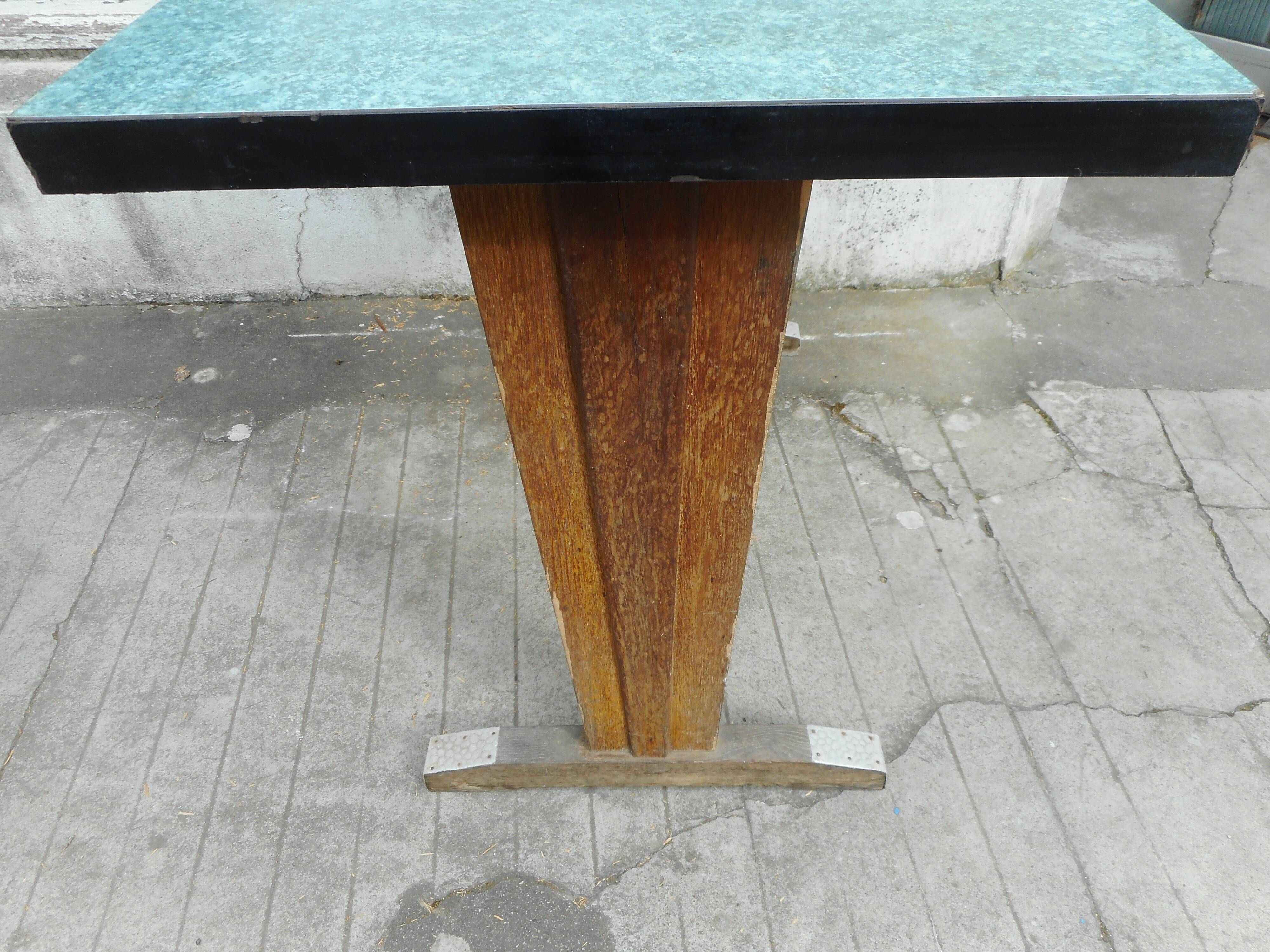 Table bistro wood and formica