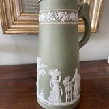 pichet  en jaspe vert Wedgwood 1878 décor Antiquité
