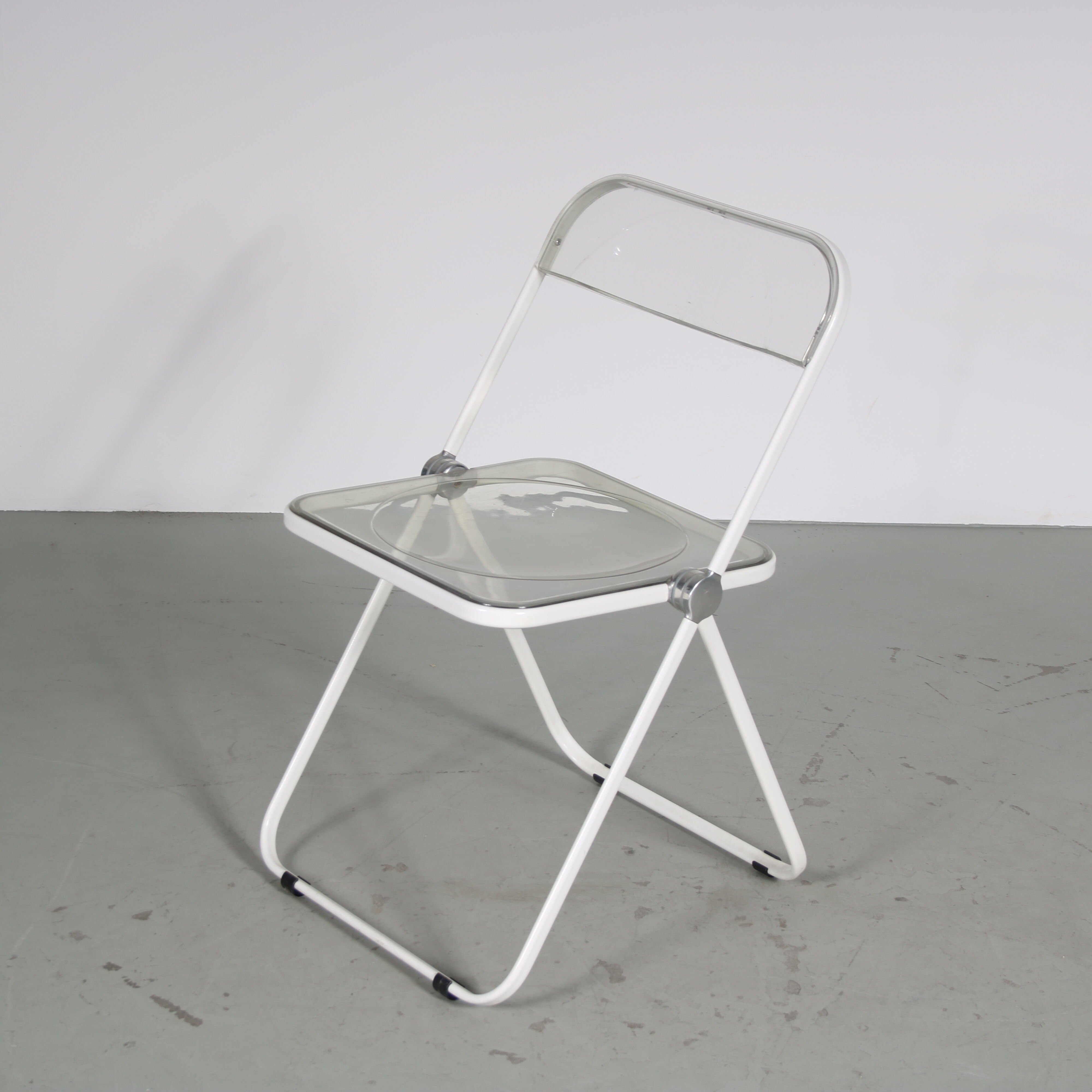 "Plia" folding chair from the 1970s by Giancarlo Piretti for Castelli, Italy.
