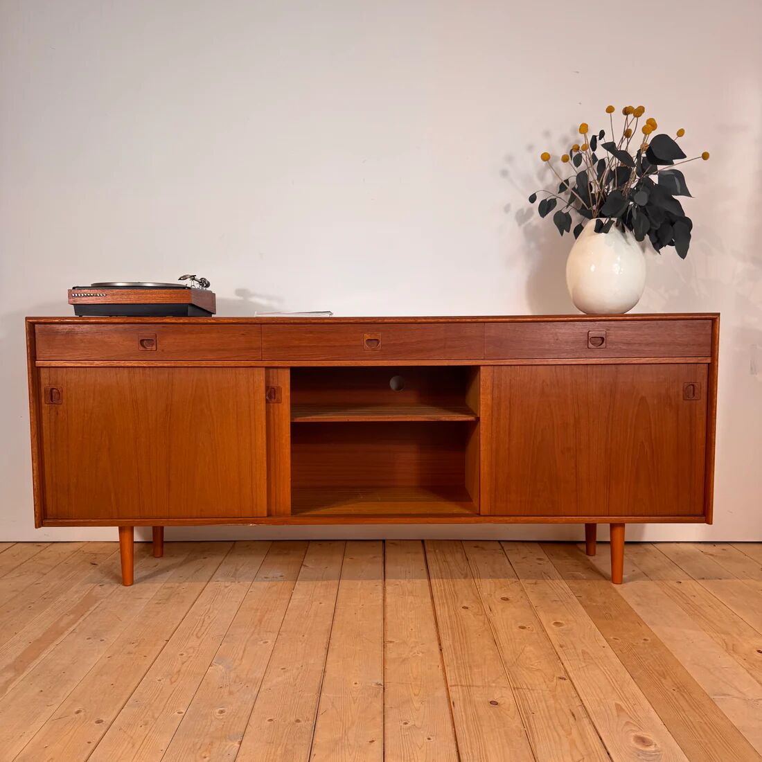 Buffet en teck, années 1960