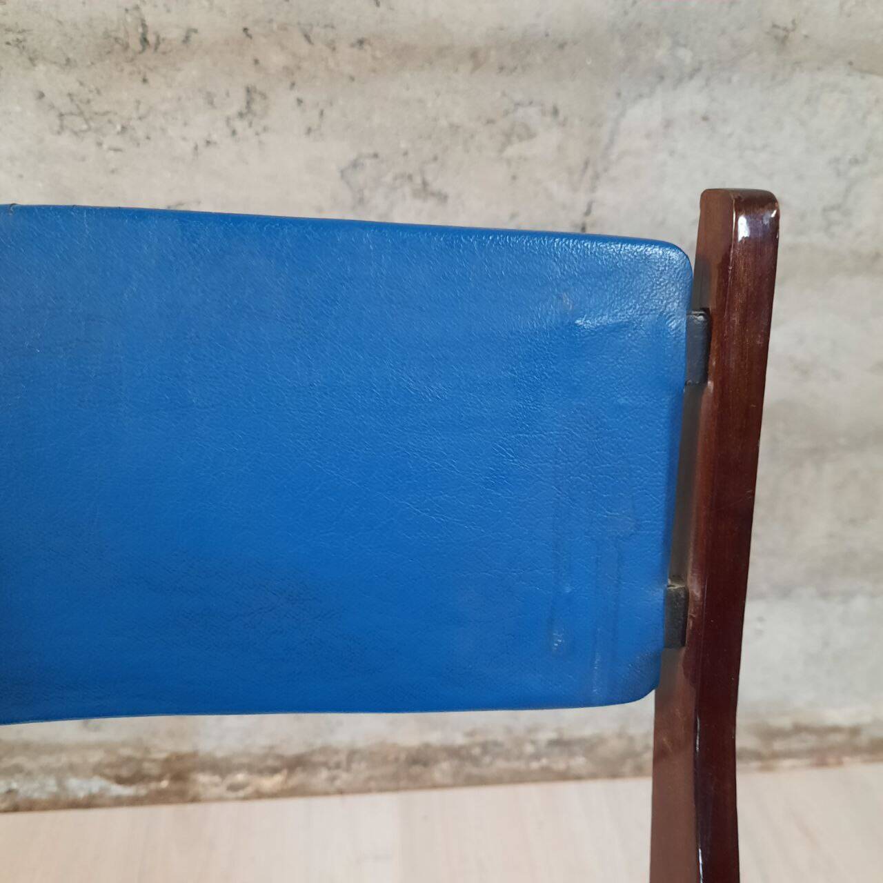 Vintage lacquered top desk with iron structure and pointed brass feet