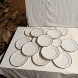 15 assiettes en porcelaine de Limoges