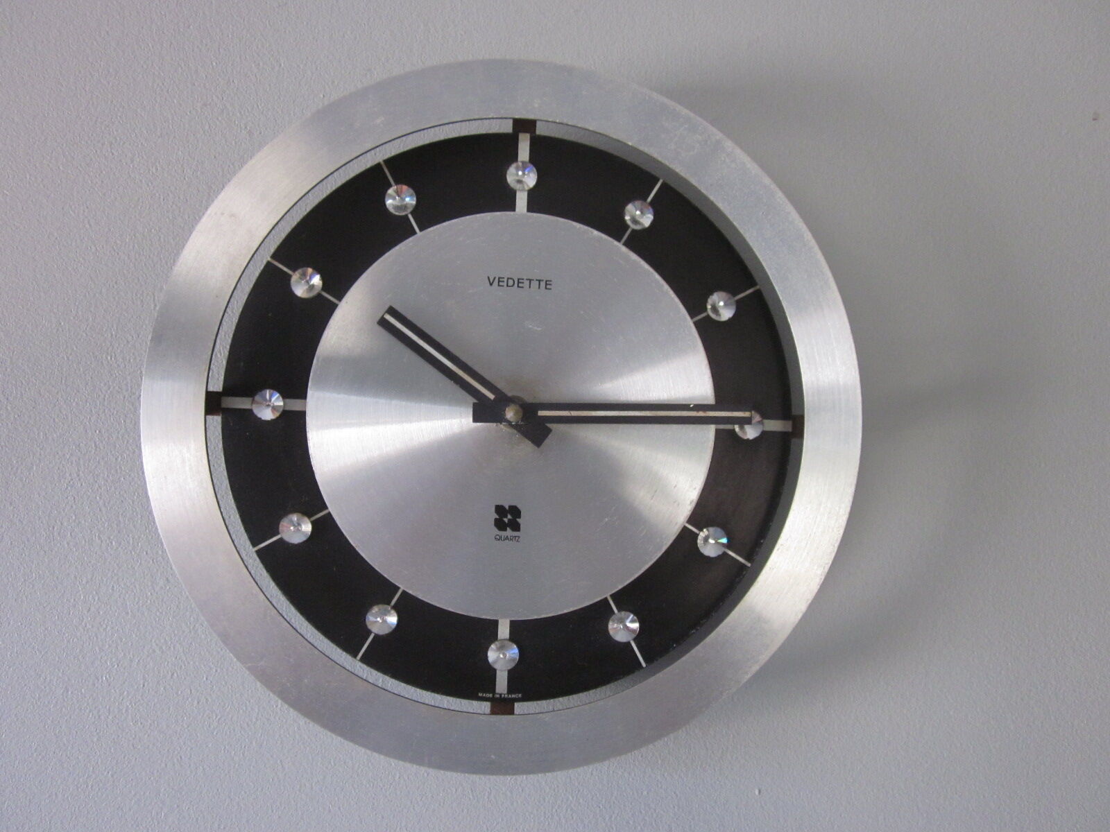 Wall clock 70