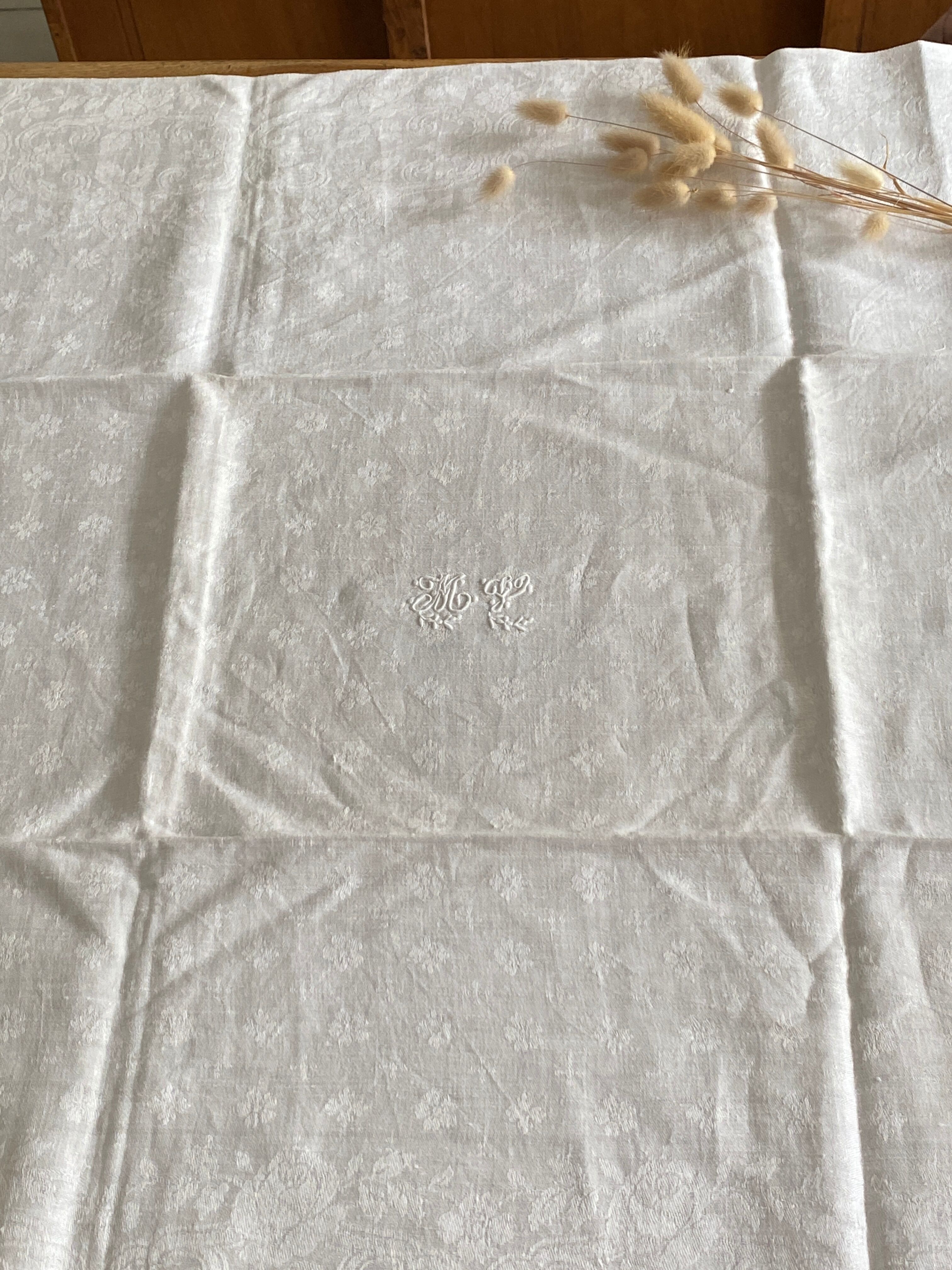 Set of 2 old napkins