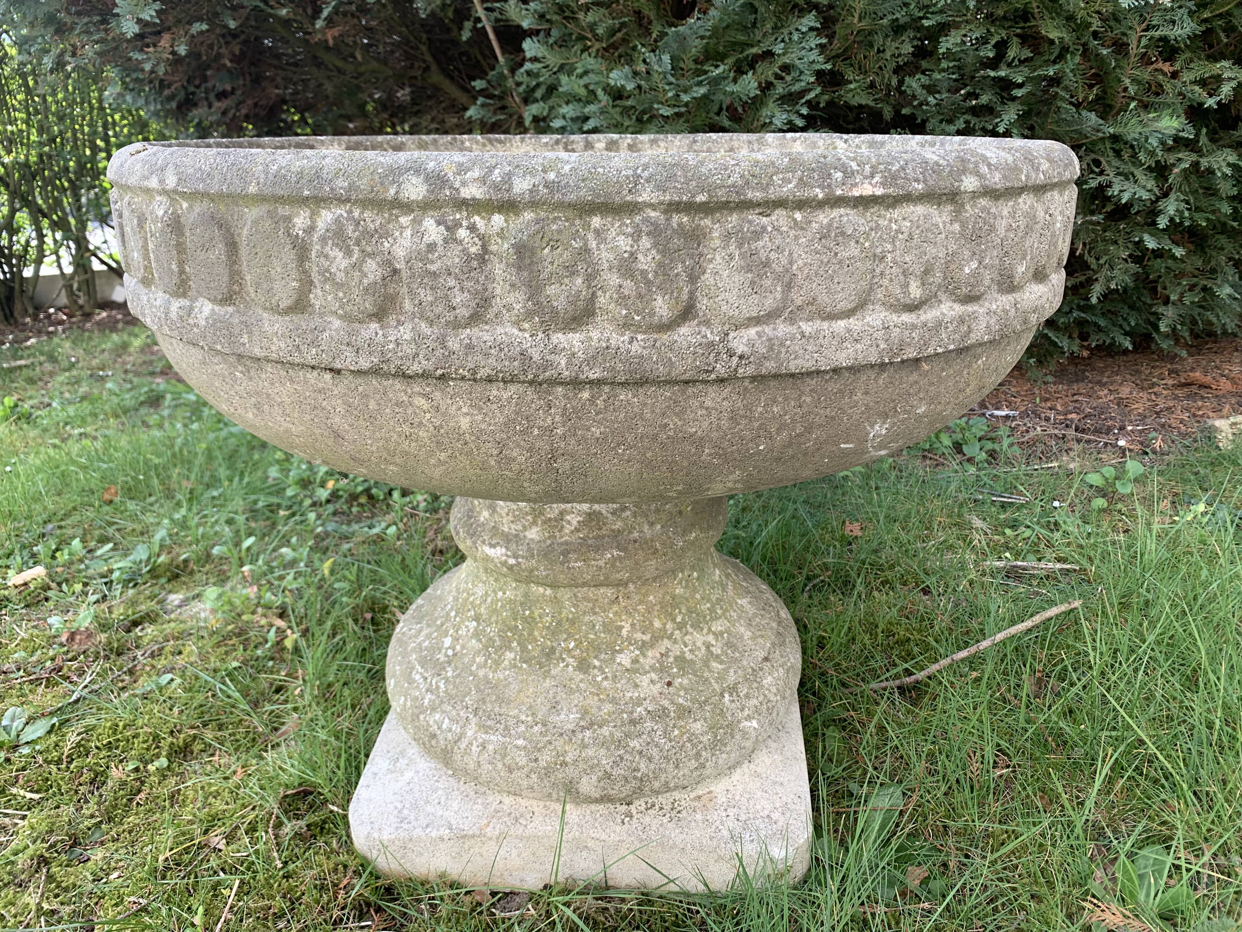 Round planter on reconstituted cement base " Grandon Freres " XX century