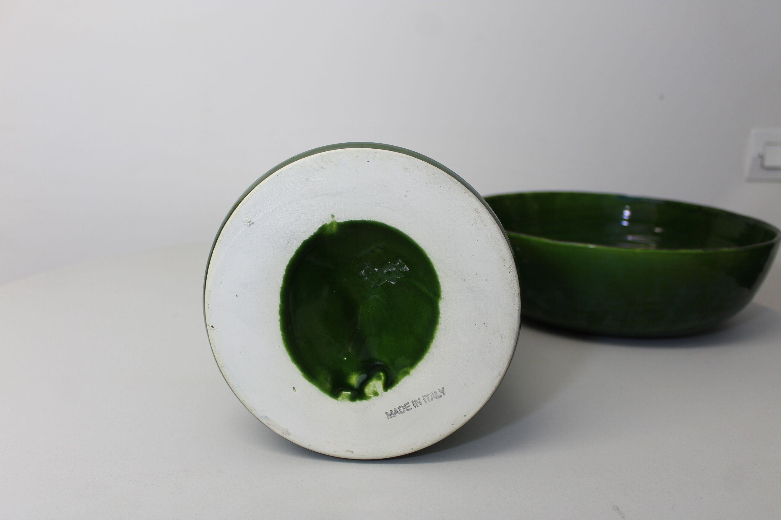Broc and its green ceramic basin