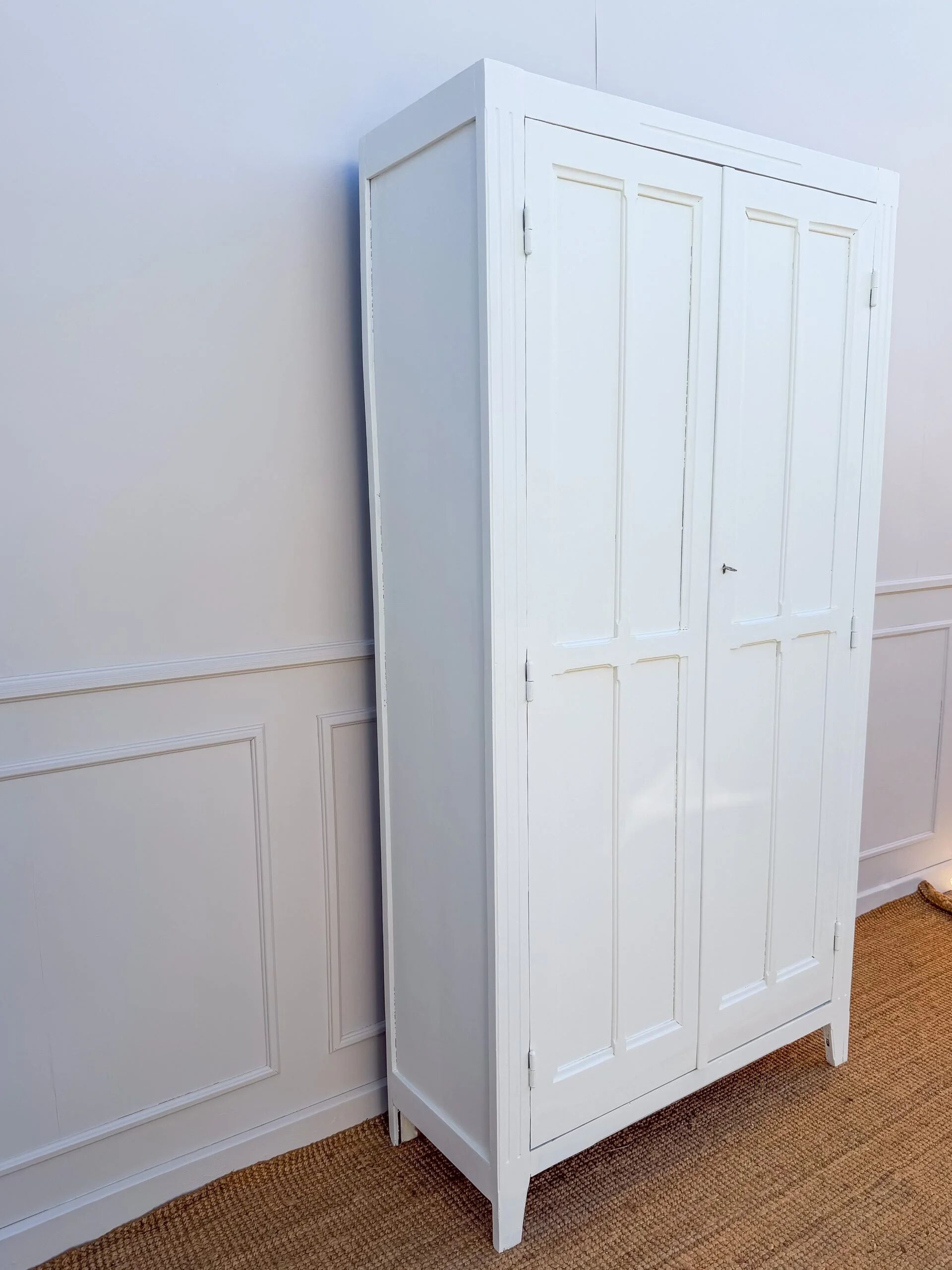 Armoire parisienne