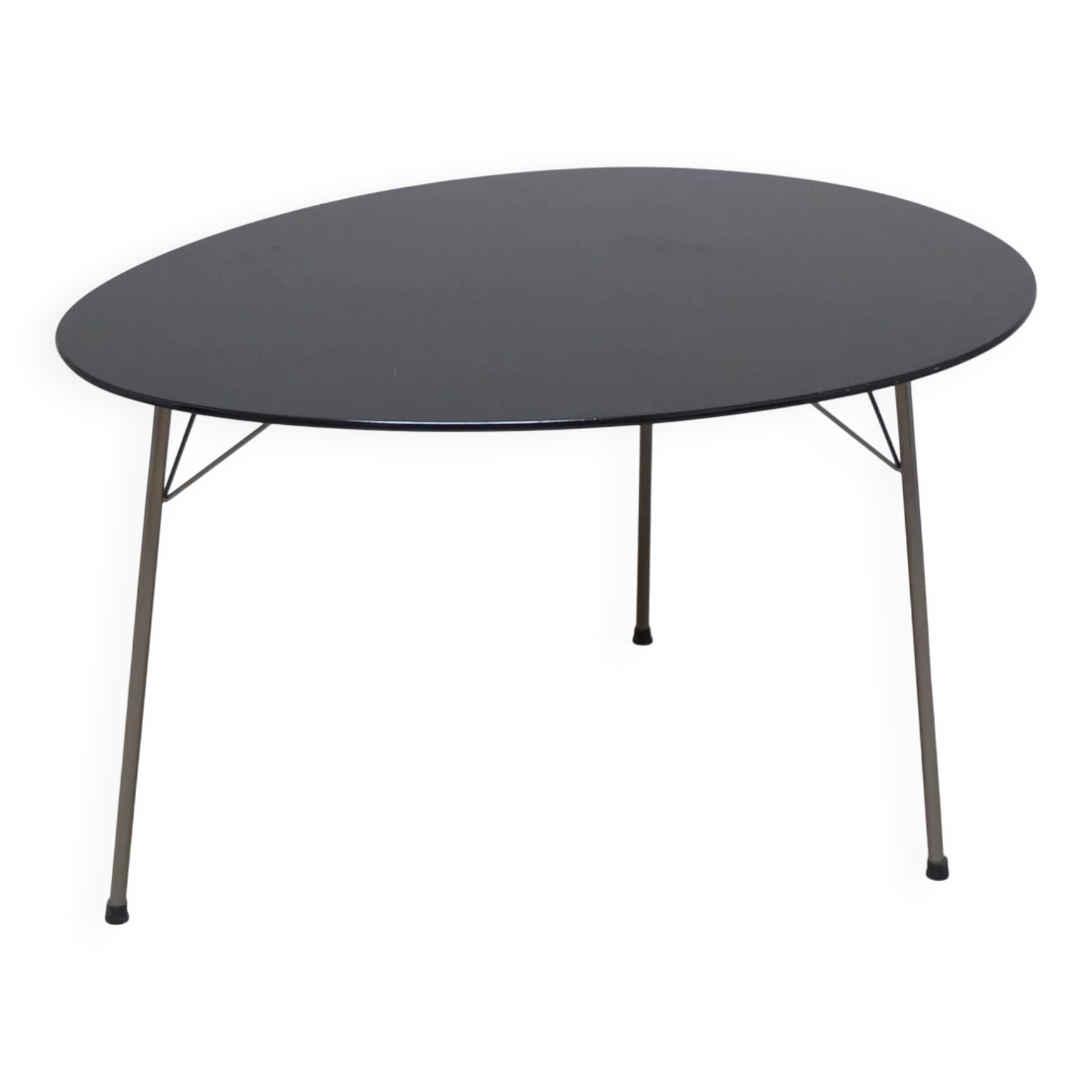 Rare 'Egg' table by Arne Jacobsen for Fritz Hansen, 1952