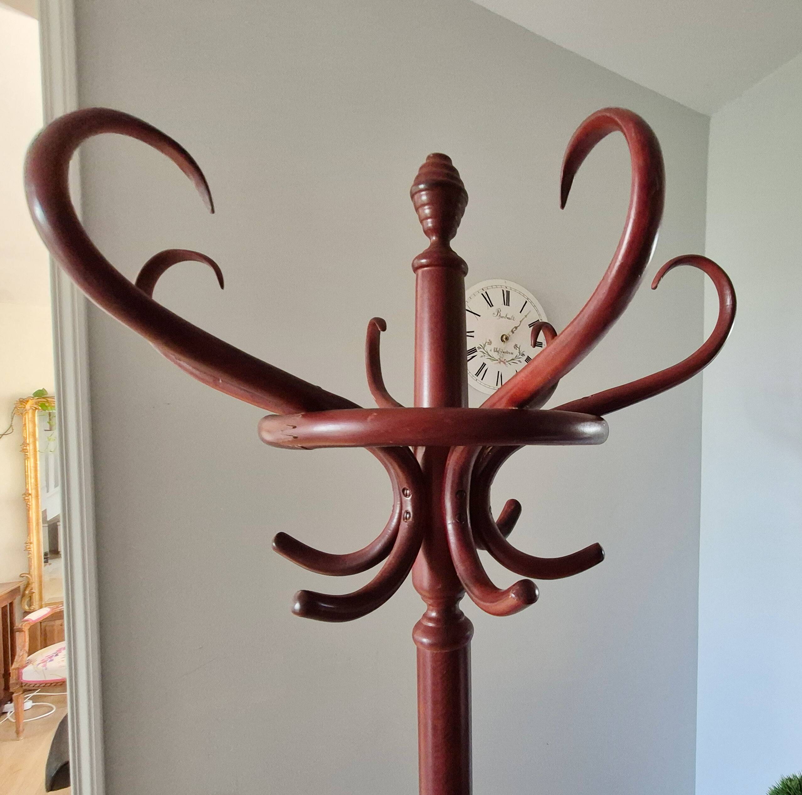 Parrot coat rack in turned wood