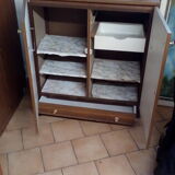 Low shoe cabinet