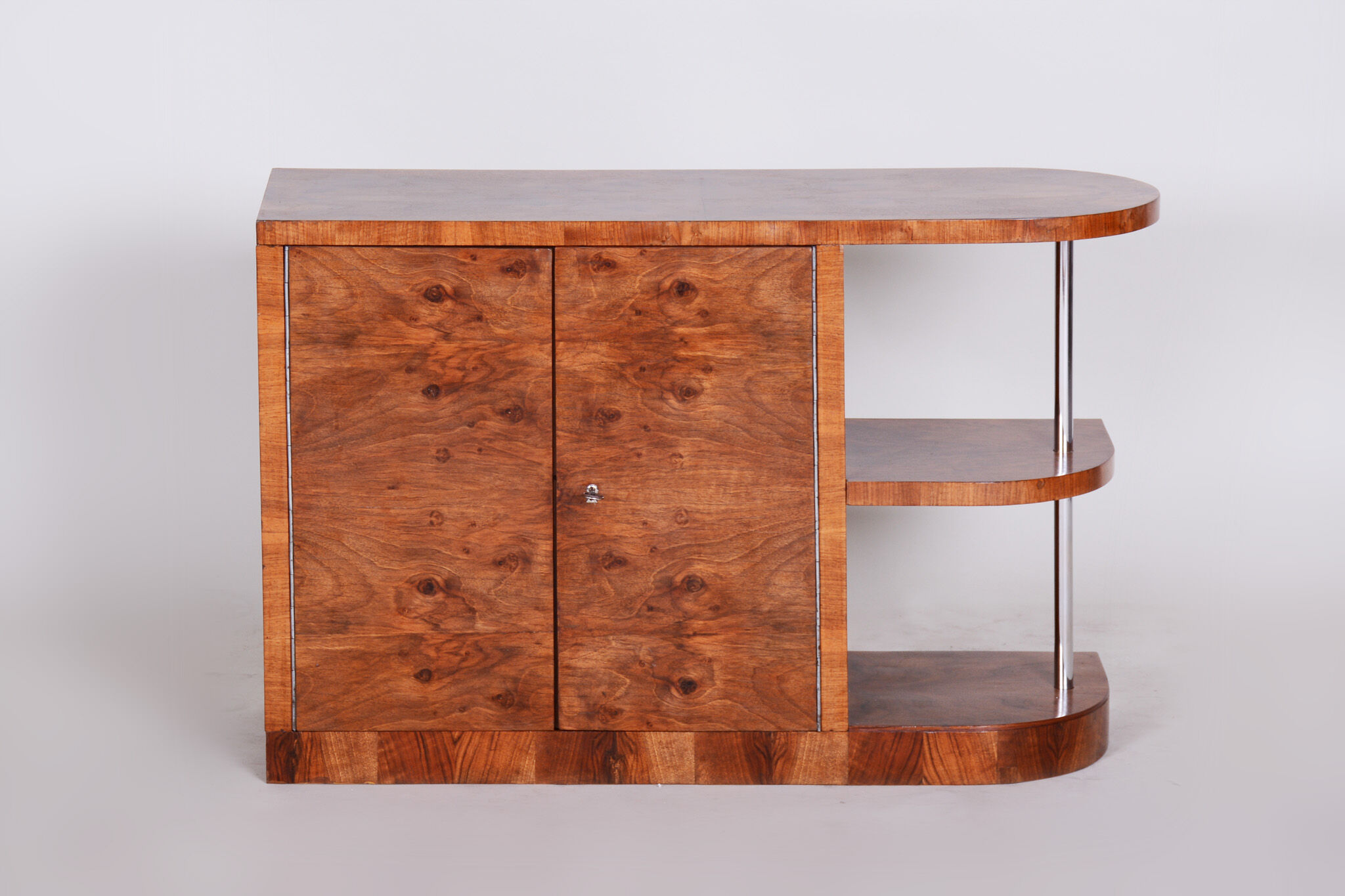 Buffet Art Déco fabriqué dans les années 1930 en Tchéquie