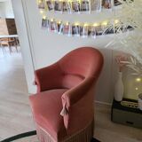 Fauteuil crapaud en velours vieux rose