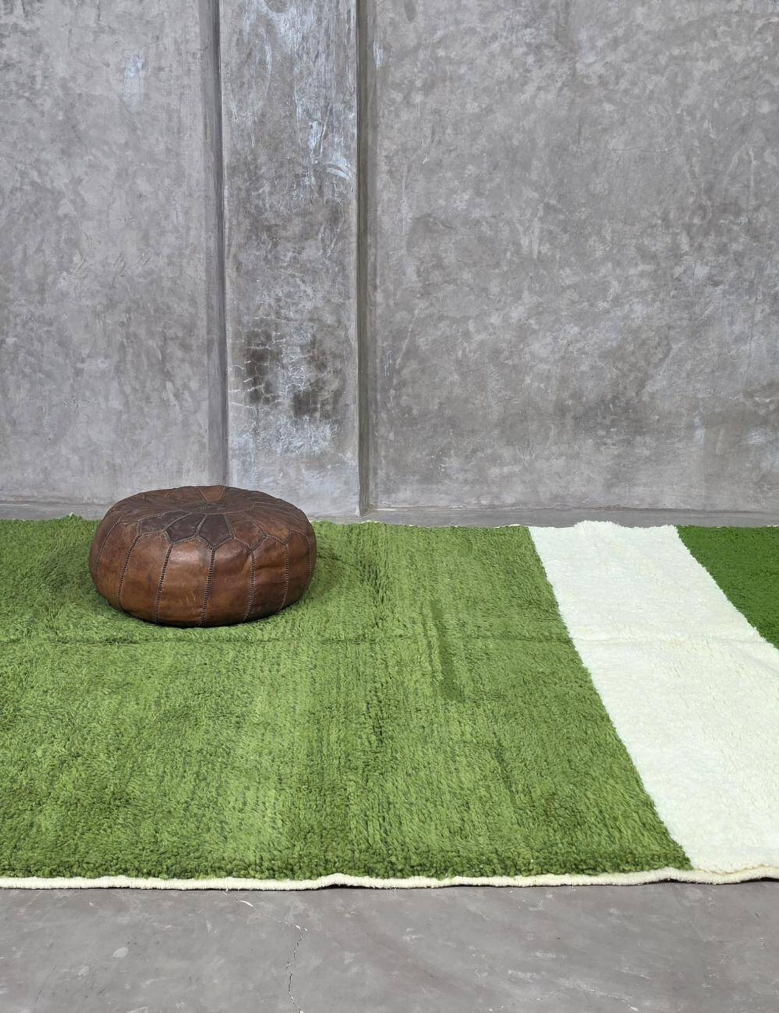 Contemporary Green Carpet - 292 x 207 cm