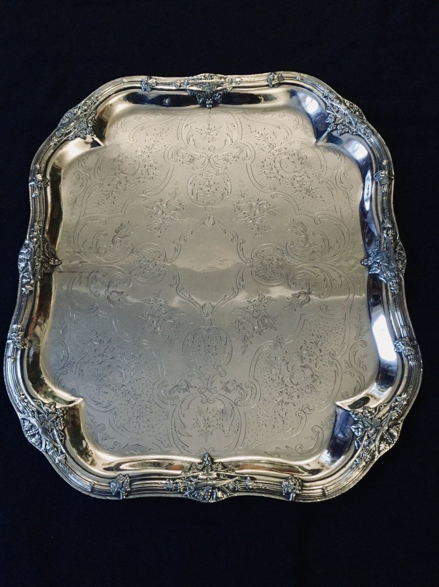 Lined metal service tray