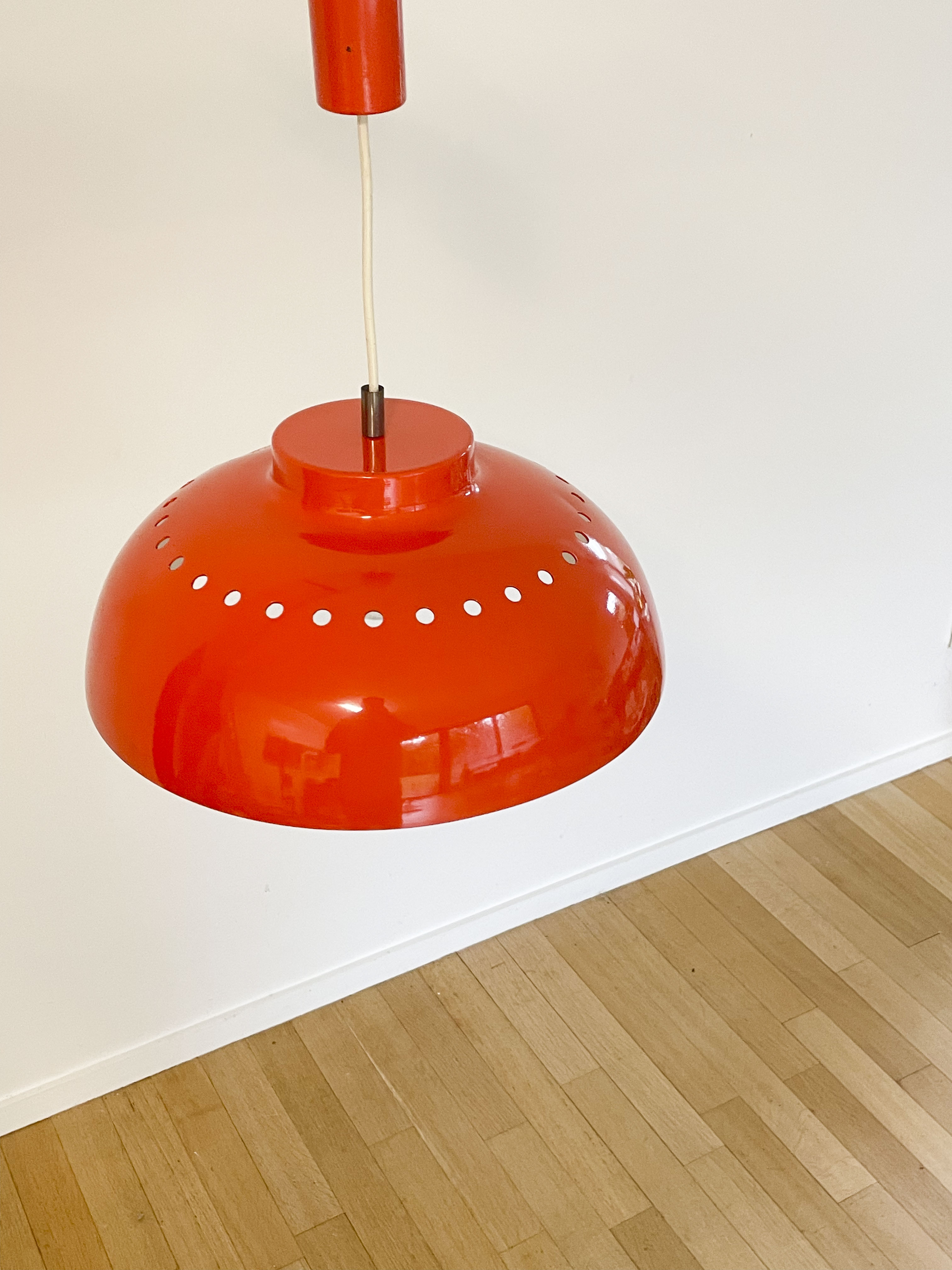 Orange metal suspension, 1970