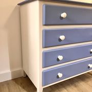 Commode bois pieds fuselés