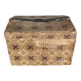 Domed chest in domino paper, 19th century.