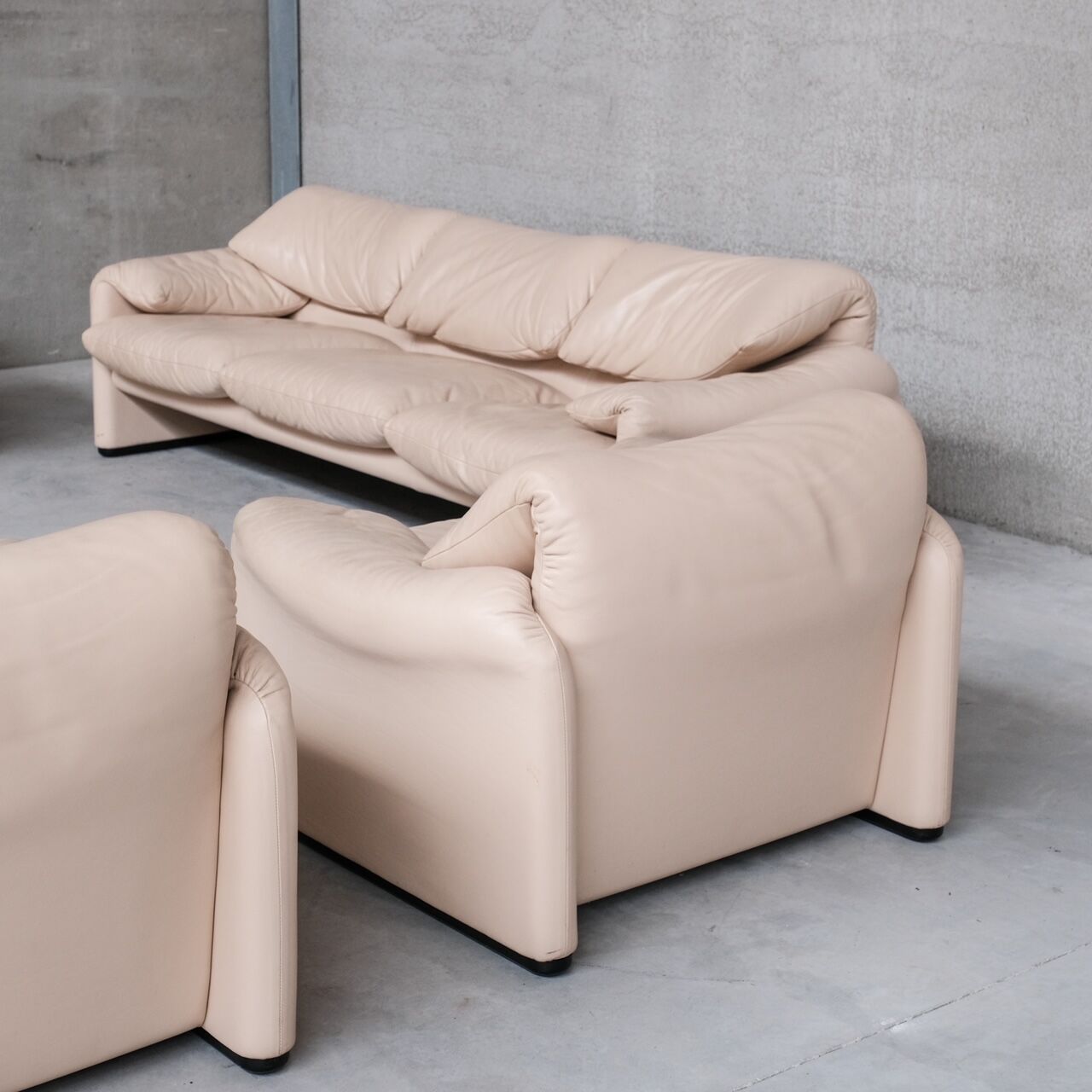 Vico Magisretti 'Maralunga' Suite of Sofas and Armchairs for Cassina