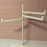 Towel rack