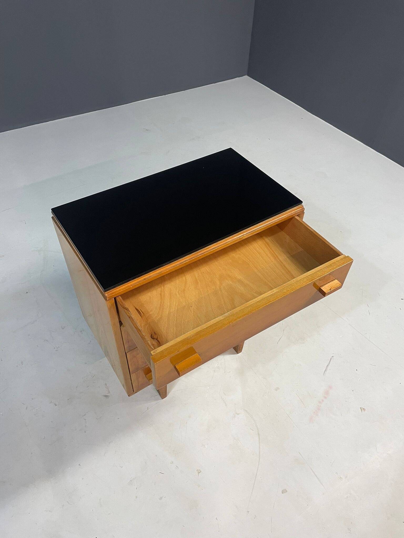 Tables de nuit vintage par Nový Domov, Tchécoslovaquie, 1970 - Set de 2