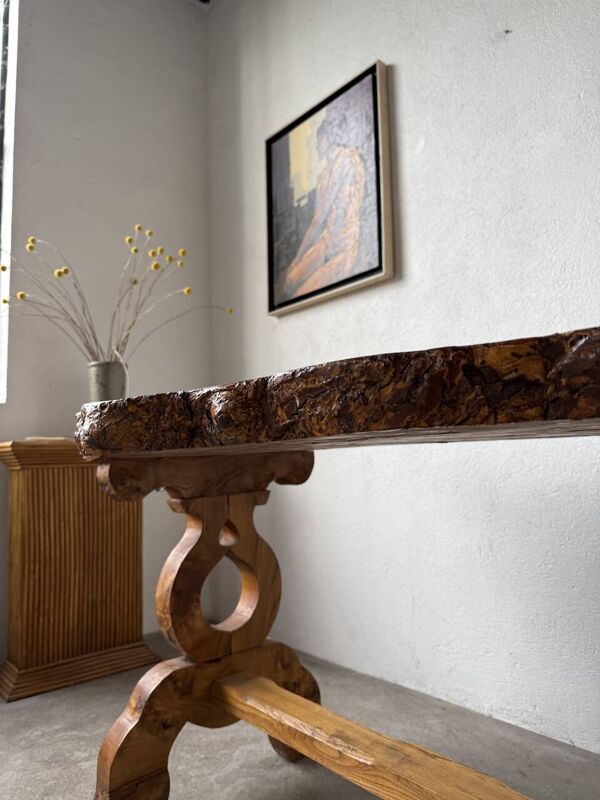 Table artisanale en orme massif, art populaire