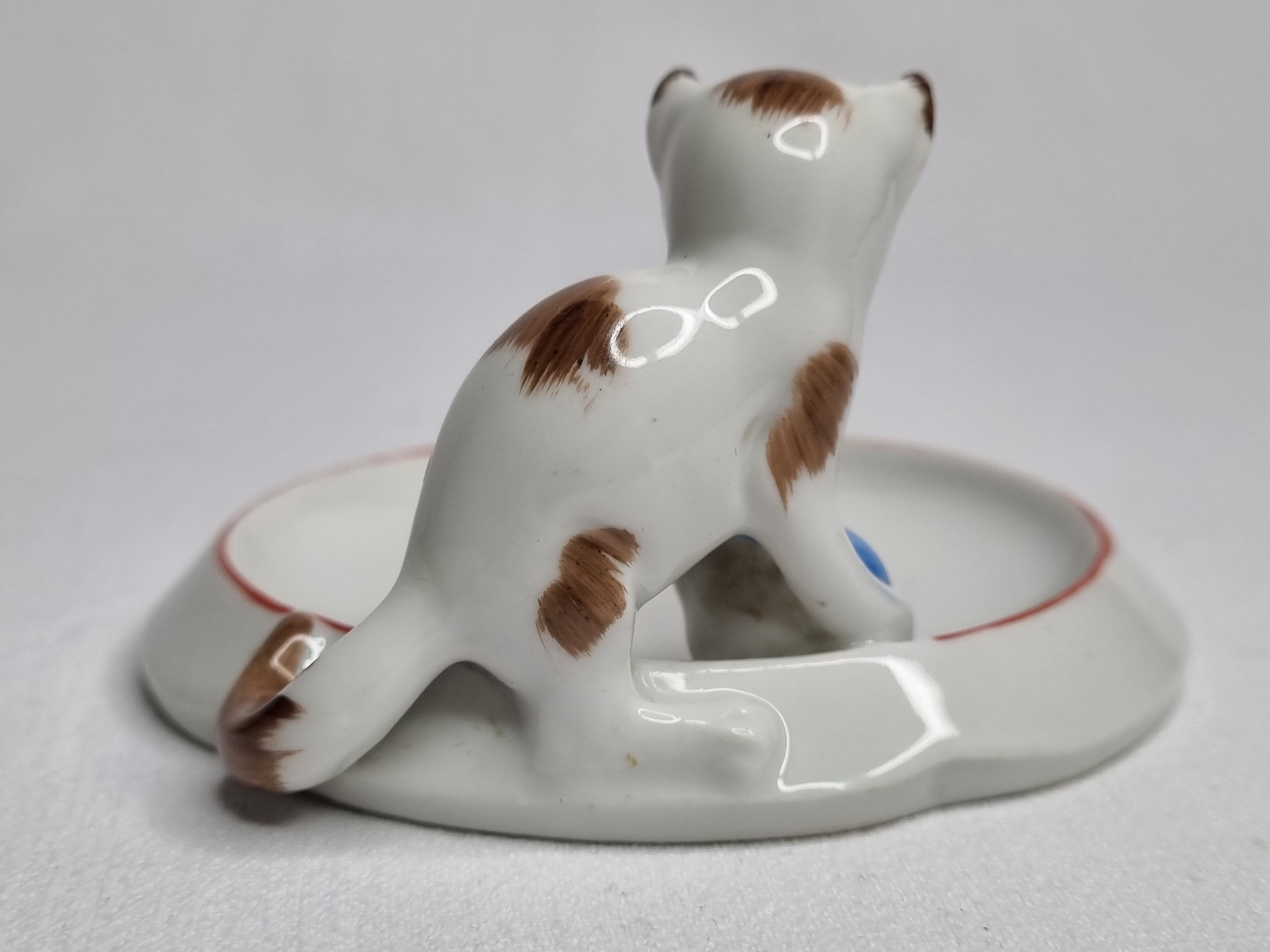 Empty bath pocket decorated kitten "Pfeffer Porzellan" 1930-40 years
