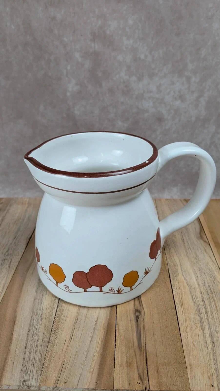 Vintage ceramic coffee pot with tree decoration – country spirit