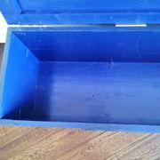 Trunk chest - bench in Majorelle blue solid wood & golden brass