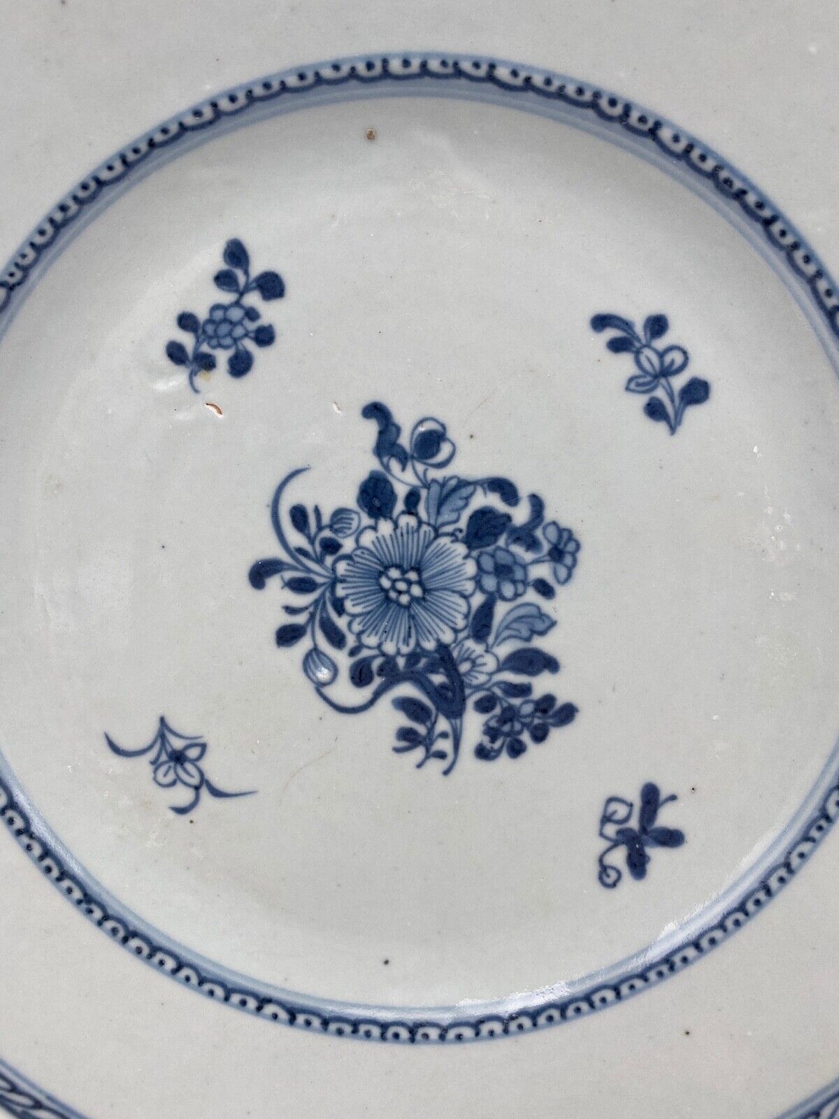 Plate in porcelain blue and white china xviii floral decoration