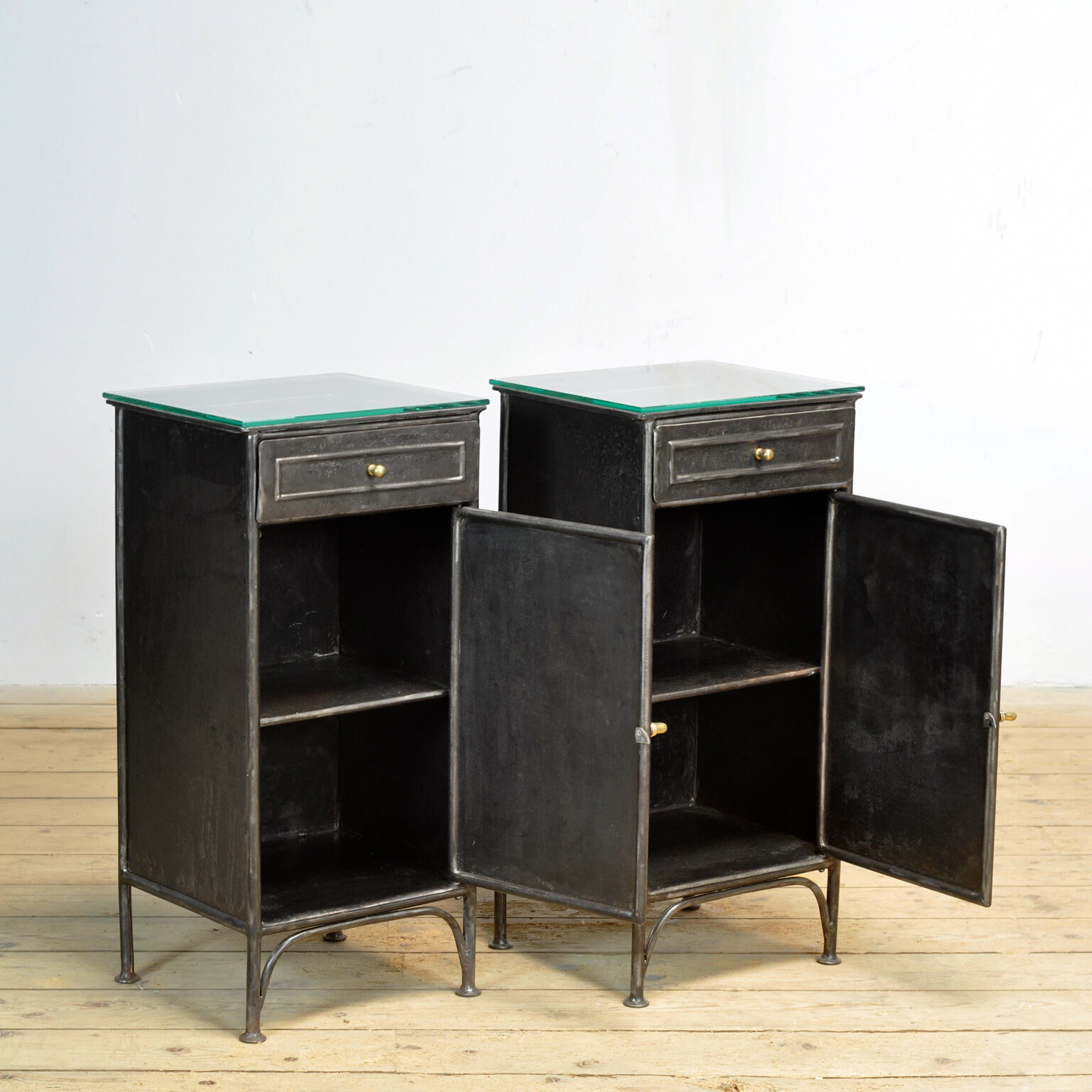 Tables de nuit, années 1900