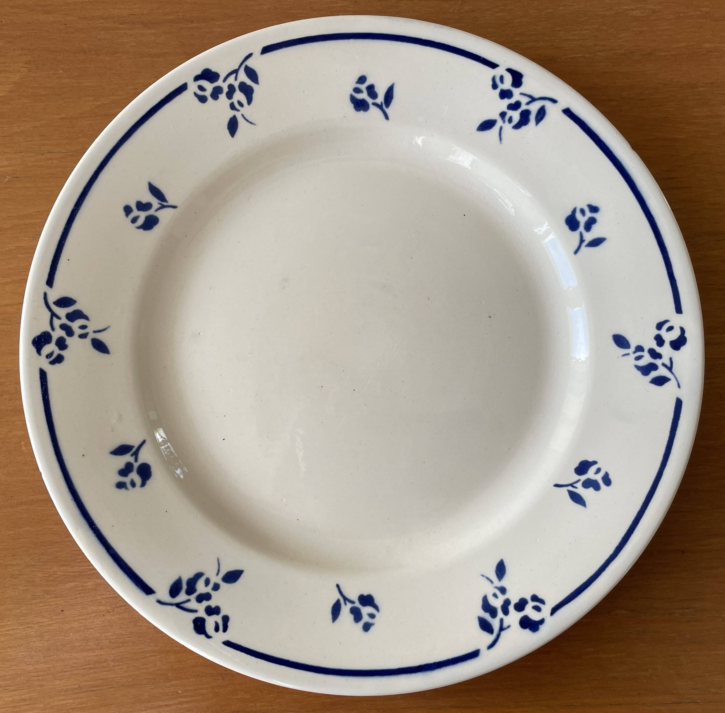 6 assiettes plates anciennes en faïence de SARREGUEMINES