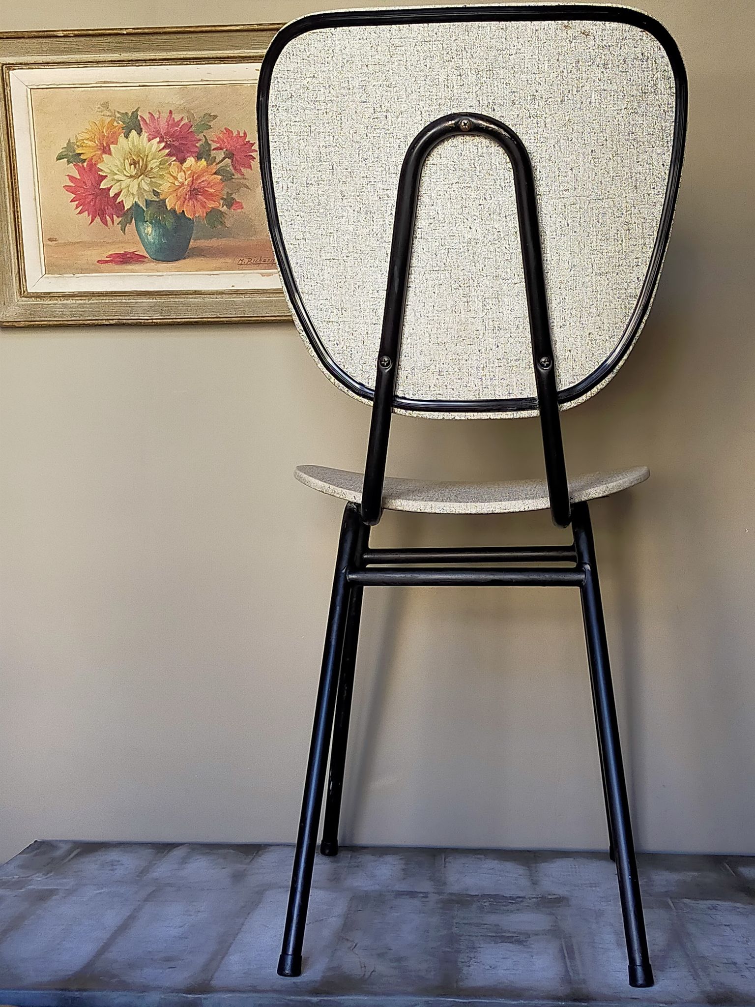 Speckled skaï chair and feet black metal tubes 50s