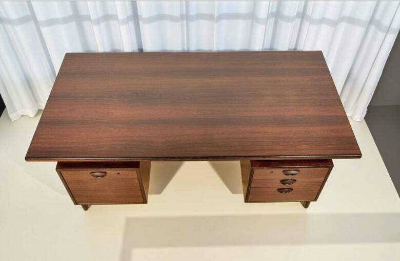 Self-supporting desk K. Kristensen Møbelfabrik
