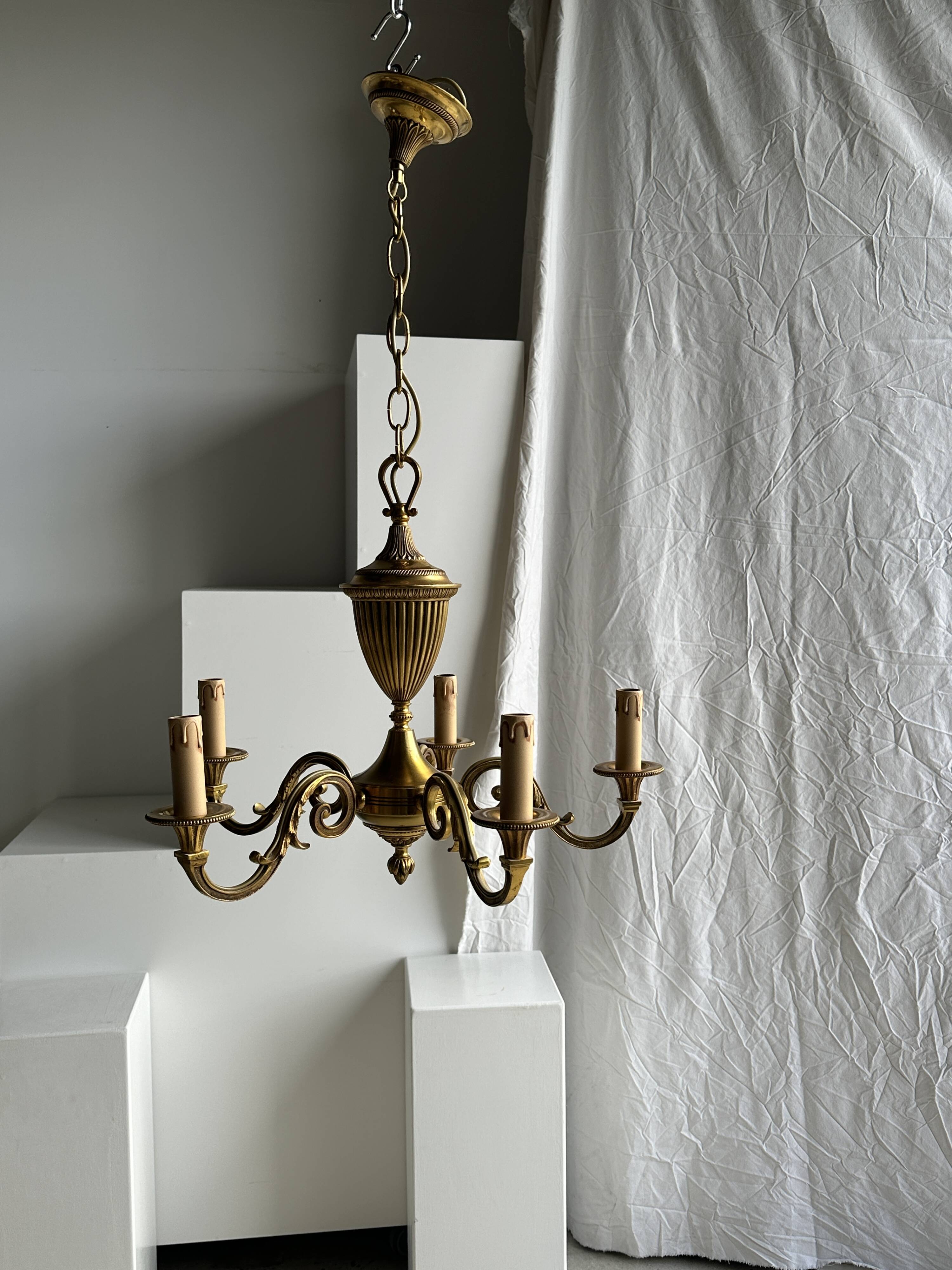 Classic 5-light gold chandelier