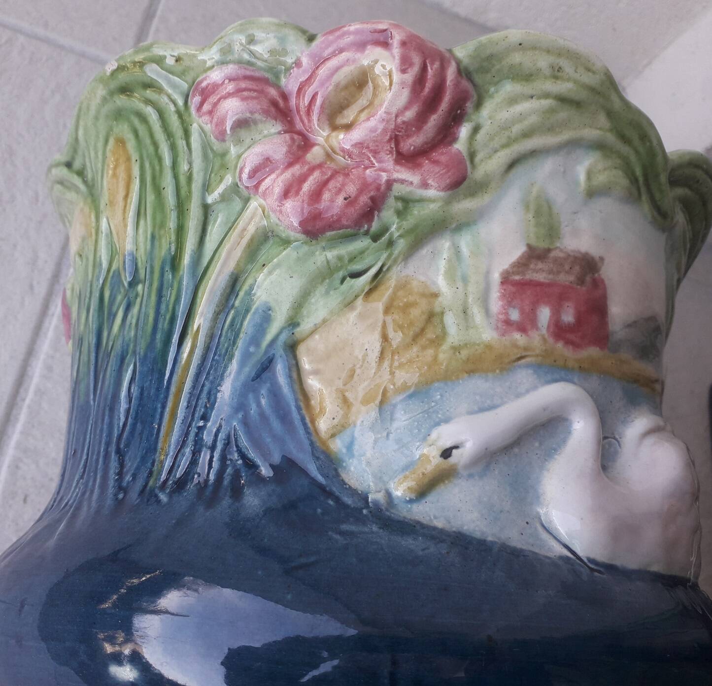 Earthenware cache-pot