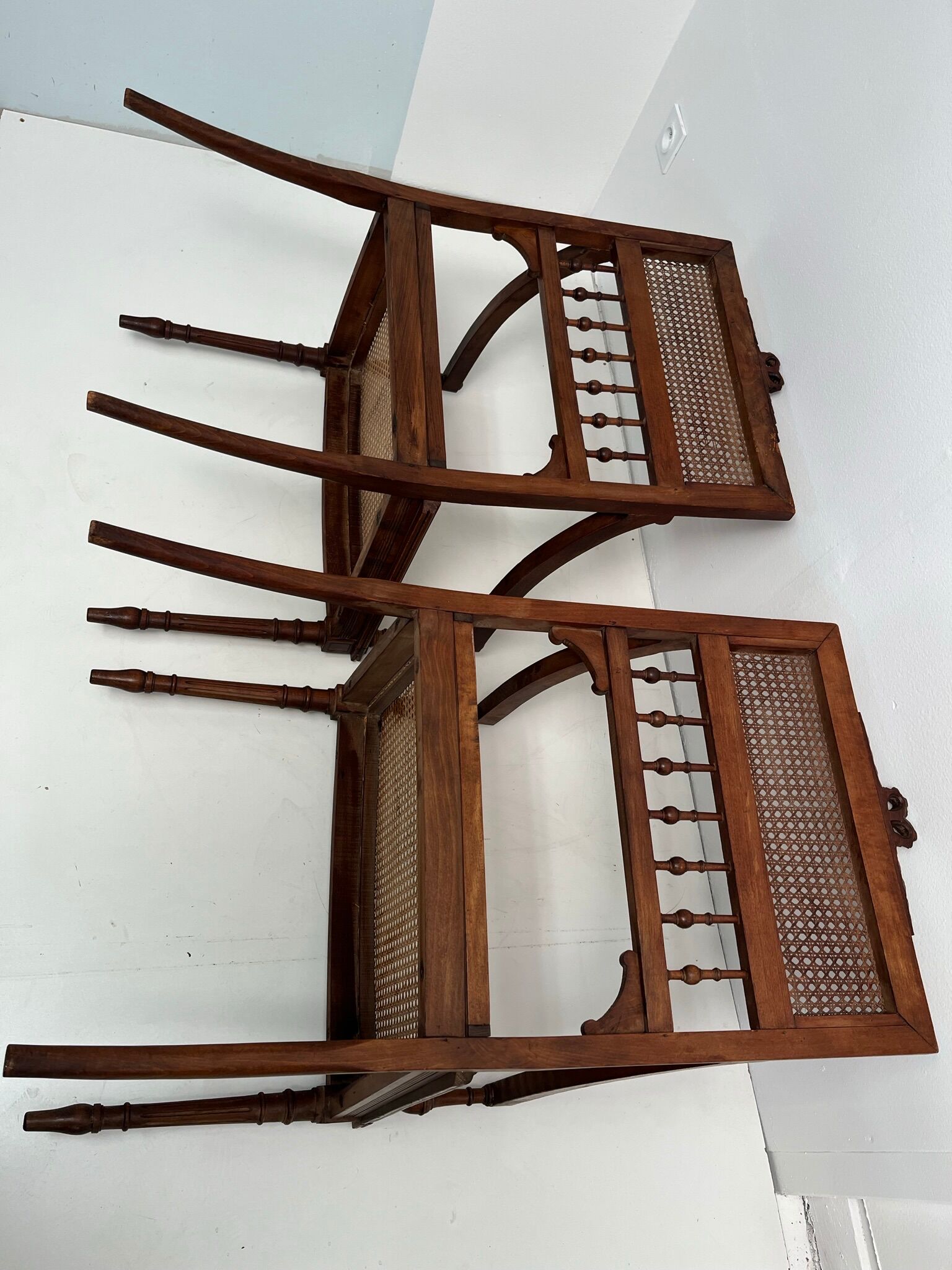 Paire de fauteuils cannés - Époque Louis XVI