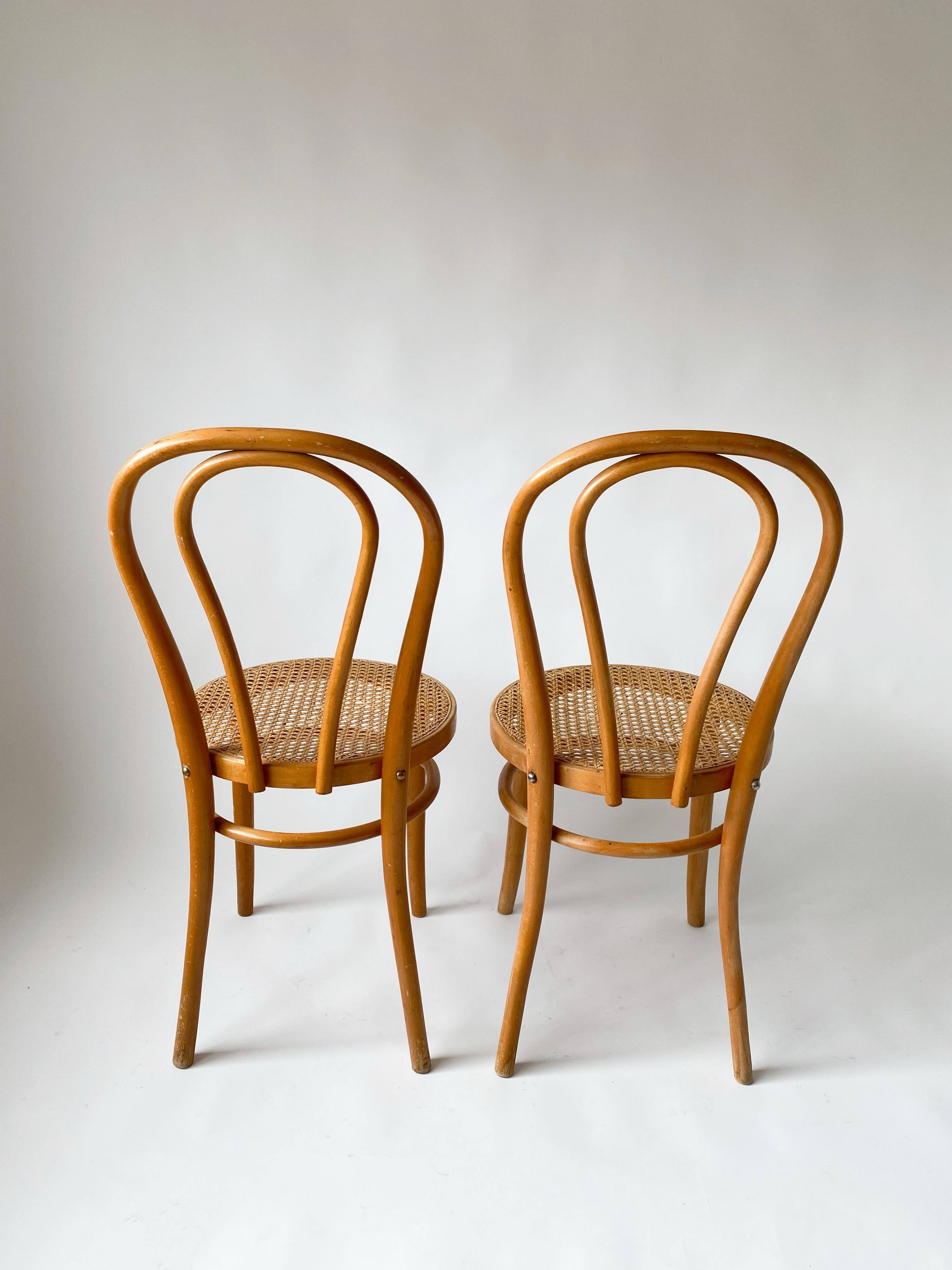 Pair Chairs bistro canage