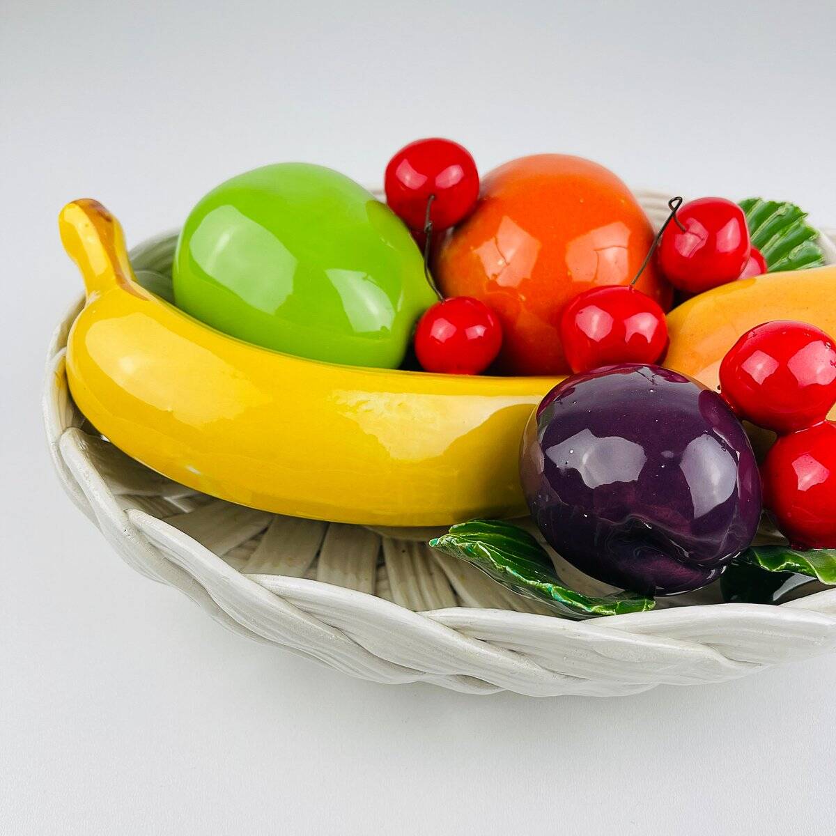 Vintage Italian ceramic fruit basket from the mid-20th century, 1980s.