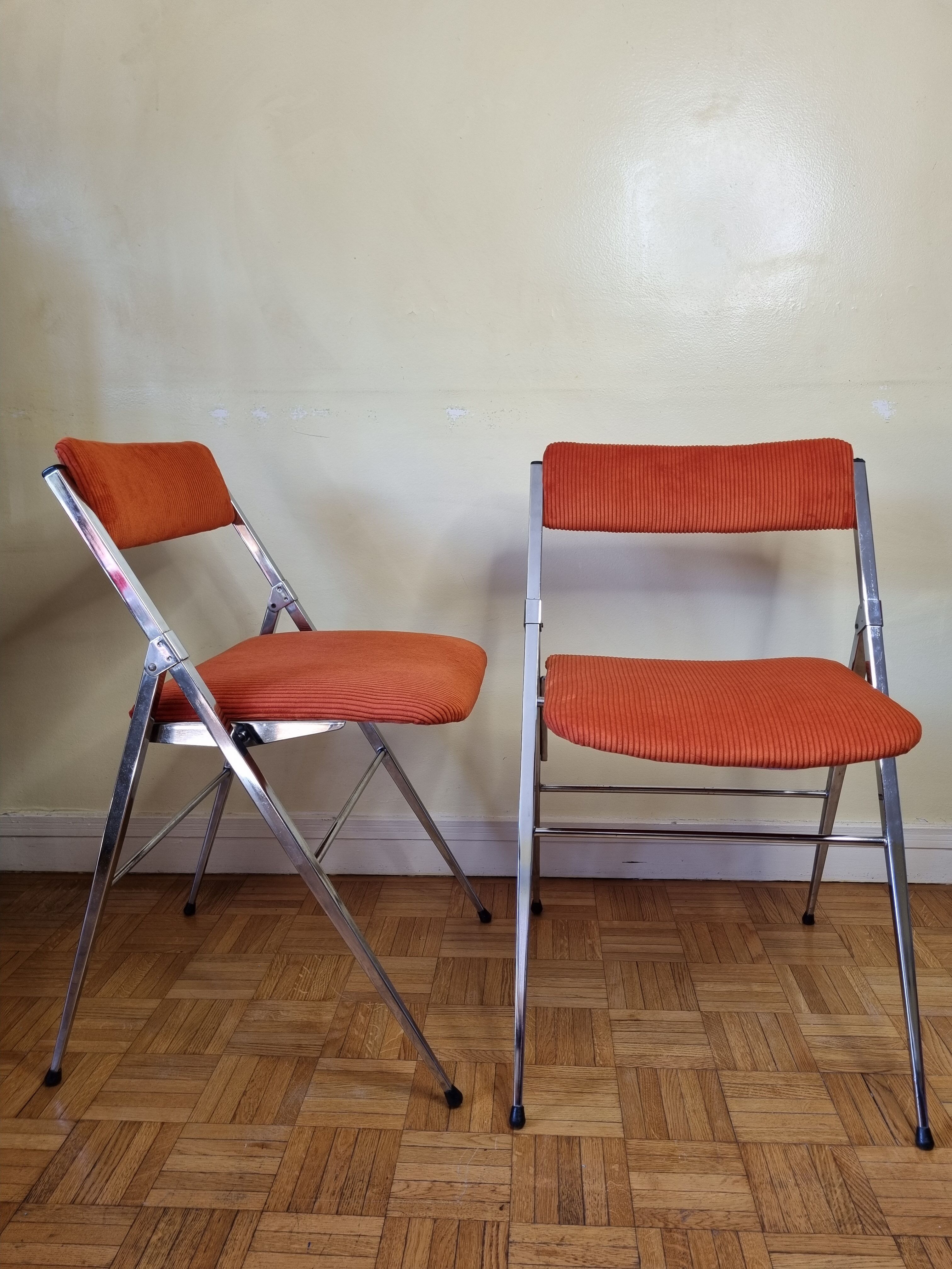 Pair of vintage folding chairs in chrome-plated steel, 70s, restored