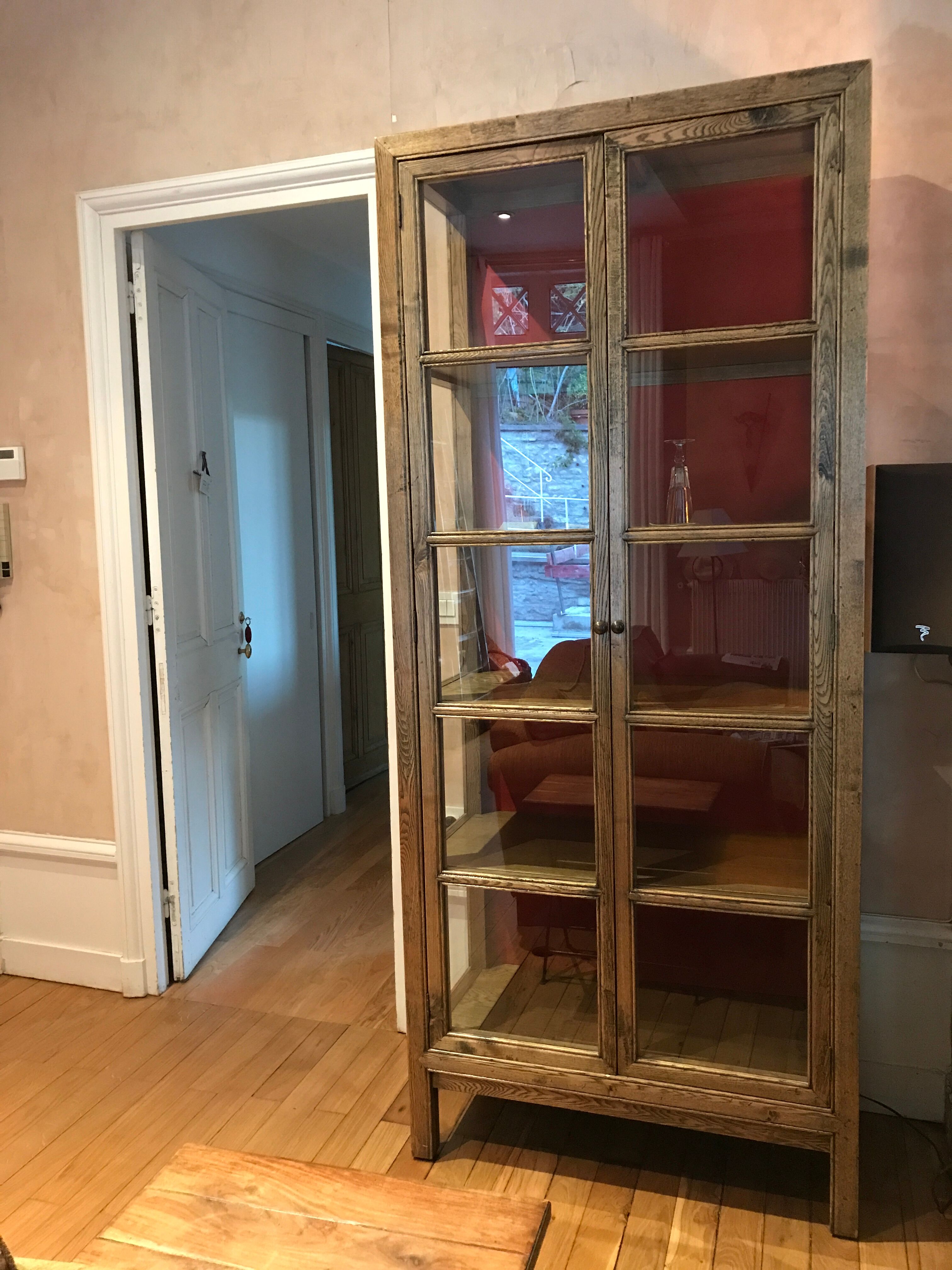 library showcase flamingo model sled